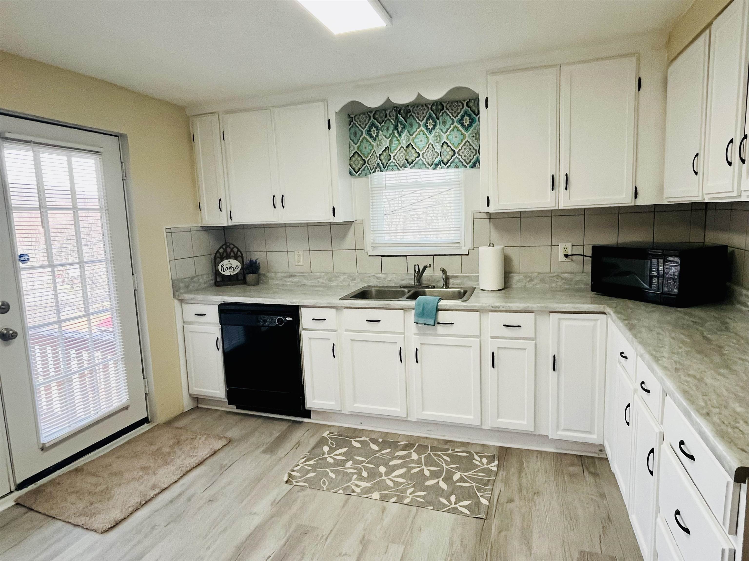 1204 3RD ST, WAYNESBORO, Virginia 22980, 3 Bedrooms Bedrooms, ,1 BathroomBathrooms,Residential,1204 3RD ST,662485 MLS # 662485