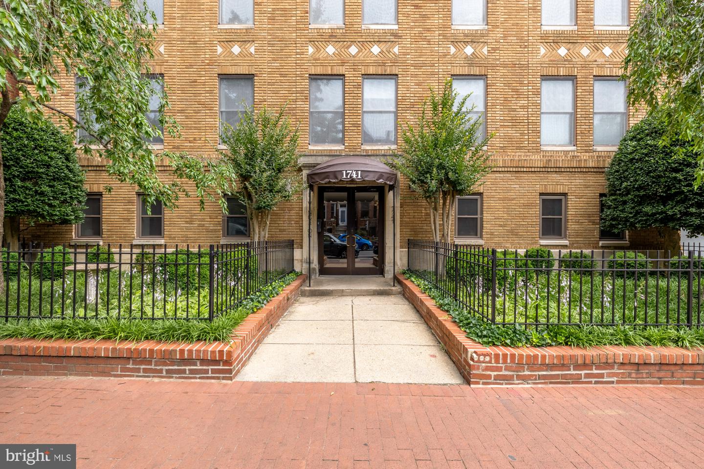1741 T ST NW #303, WASHINGTON, District Of Columbia 20009, 1 Bedroom Bedrooms, ,1 BathroomBathrooms,Residential,For sale,1741 T ST NW #303,DCDC2205520 MLS # DCDC2205520