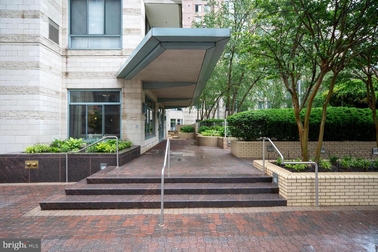 851 N GLEBE RD #1418, ARLINGTON, Virginia 22203, 1 Bedroom Bedrooms, ,1 BathroomBathrooms,Residential,For sale,851 N GLEBE RD #1418,VAAR2059152 MLS # VAAR2059152