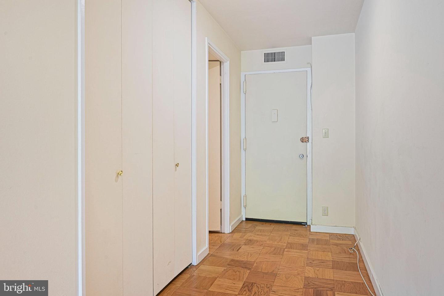 11400 WASHINGTON PLZ W #405, RESTON, Virginia 20190, ,1 BathroomBathrooms,Residential,For sale,11400 WASHINGTON PLZ W #405,VAFX2247272 MLS # VAFX2247272