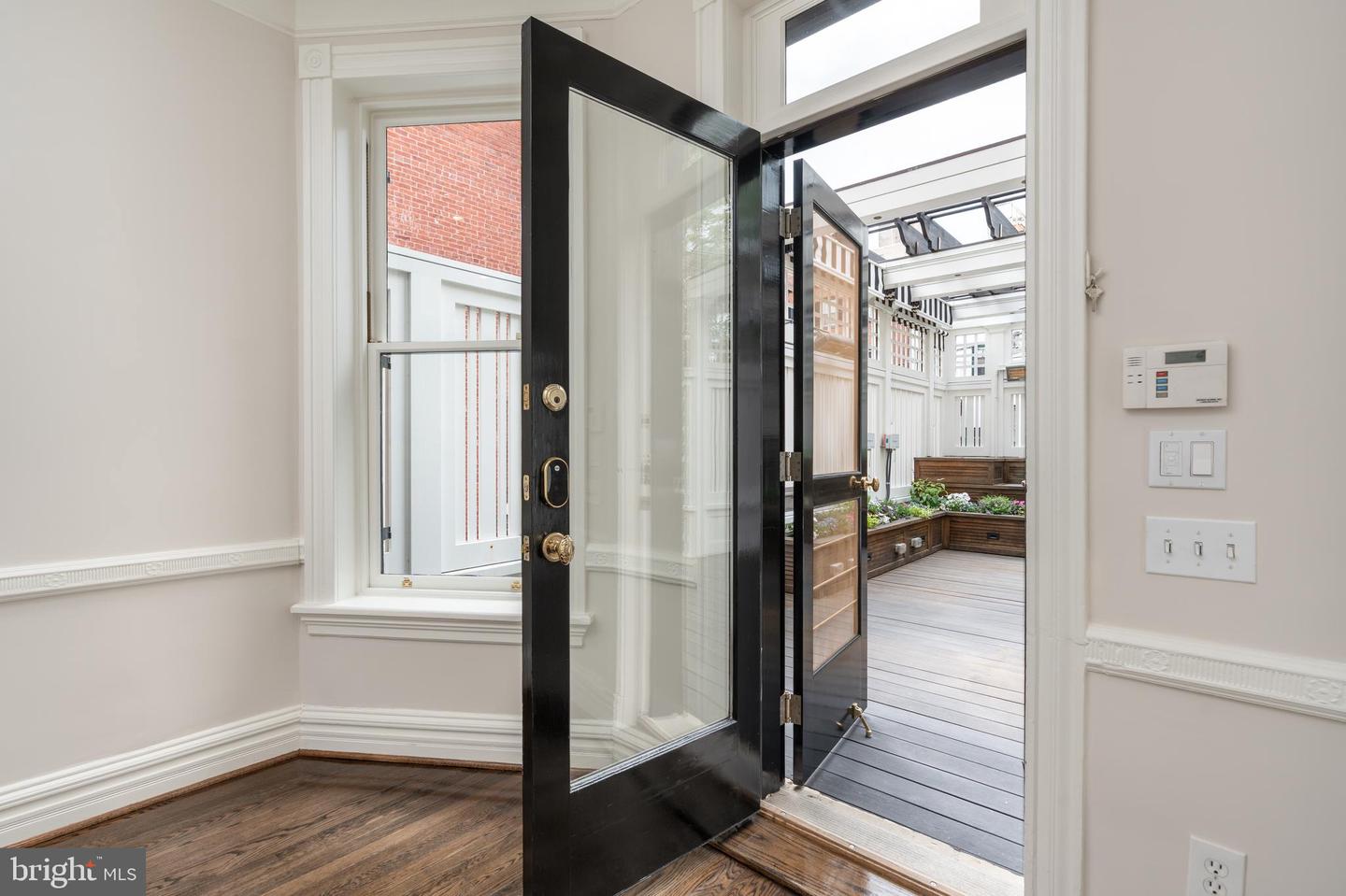 2028 HILLYER PL NW, WASHINGTON, District Of Columbia 20009, 4 Bedrooms Bedrooms, ,4 BathroomsBathrooms,Residential,For sale,2028 HILLYER PL NW,DCDC2205588 MLS # DCDC2205588