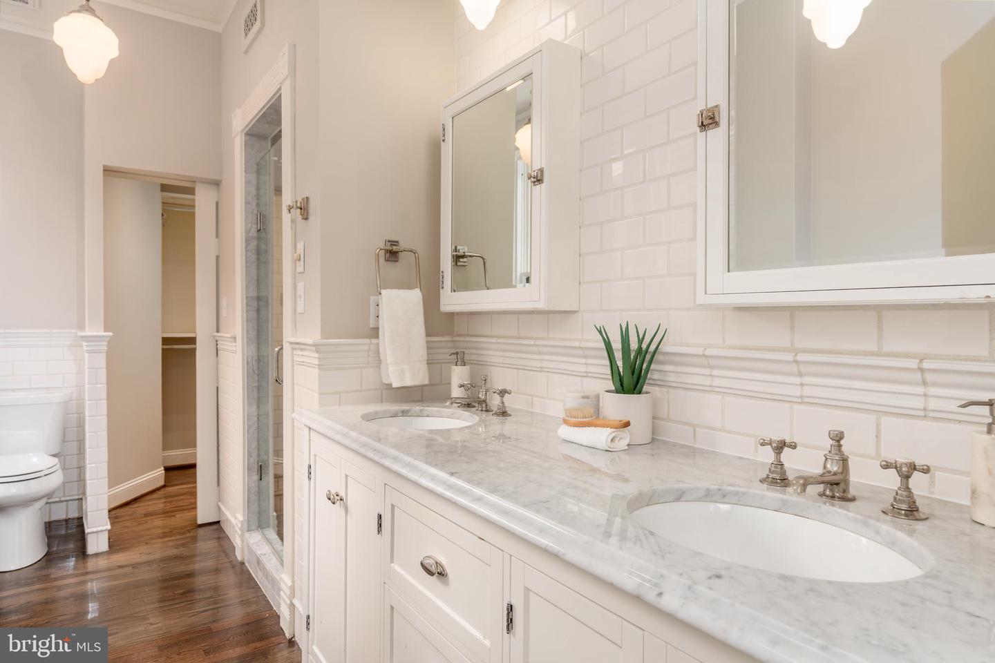 2028 HILLYER PL NW, WASHINGTON, District Of Columbia 20009, 4 Bedrooms Bedrooms, ,4 BathroomsBathrooms,Residential,For sale,2028 HILLYER PL NW,DCDC2205588 MLS # DCDC2205588