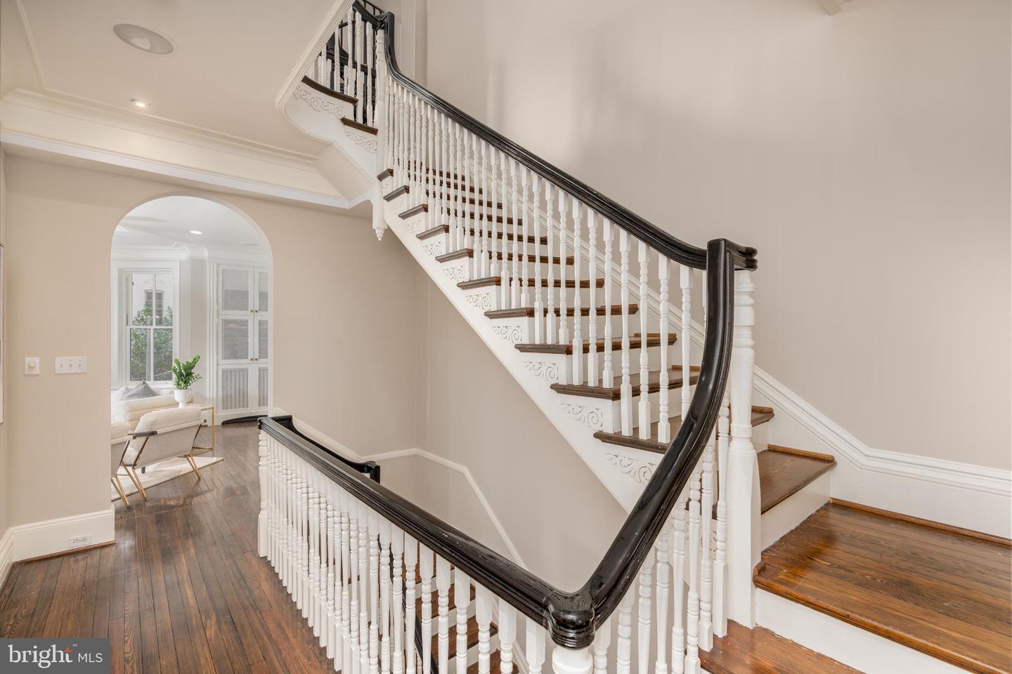 2028 HILLYER PL NW, WASHINGTON, District Of Columbia 20009, 4 Bedrooms Bedrooms, ,4 BathroomsBathrooms,Residential,For sale,2028 HILLYER PL NW,DCDC2205588 MLS # DCDC2205588