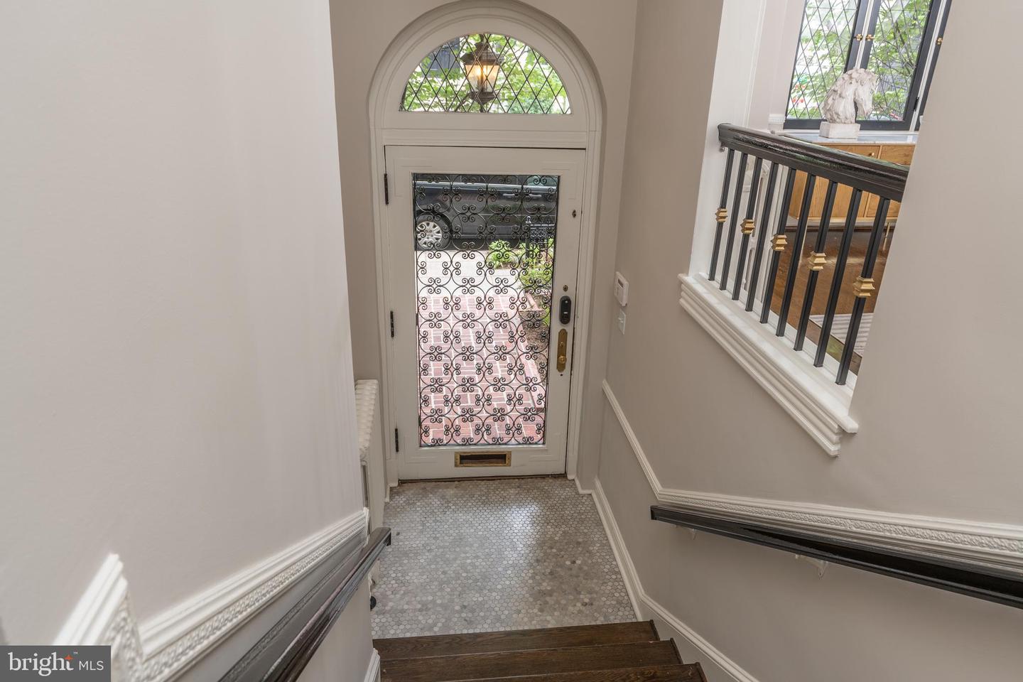 2028 HILLYER PL NW, WASHINGTON, District Of Columbia 20009, 4 Bedrooms Bedrooms, ,4 BathroomsBathrooms,Residential,For sale,2028 HILLYER PL NW,DCDC2205588 MLS # DCDC2205588
