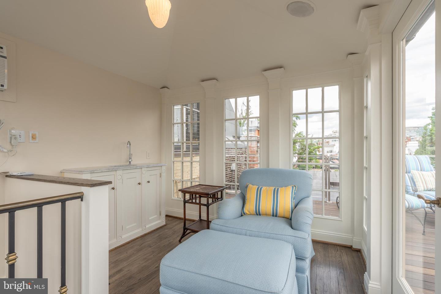 2028 HILLYER PL NW, WASHINGTON, District Of Columbia 20009, 4 Bedrooms Bedrooms, ,4 BathroomsBathrooms,Residential,For sale,2028 HILLYER PL NW,DCDC2205588 MLS # DCDC2205588