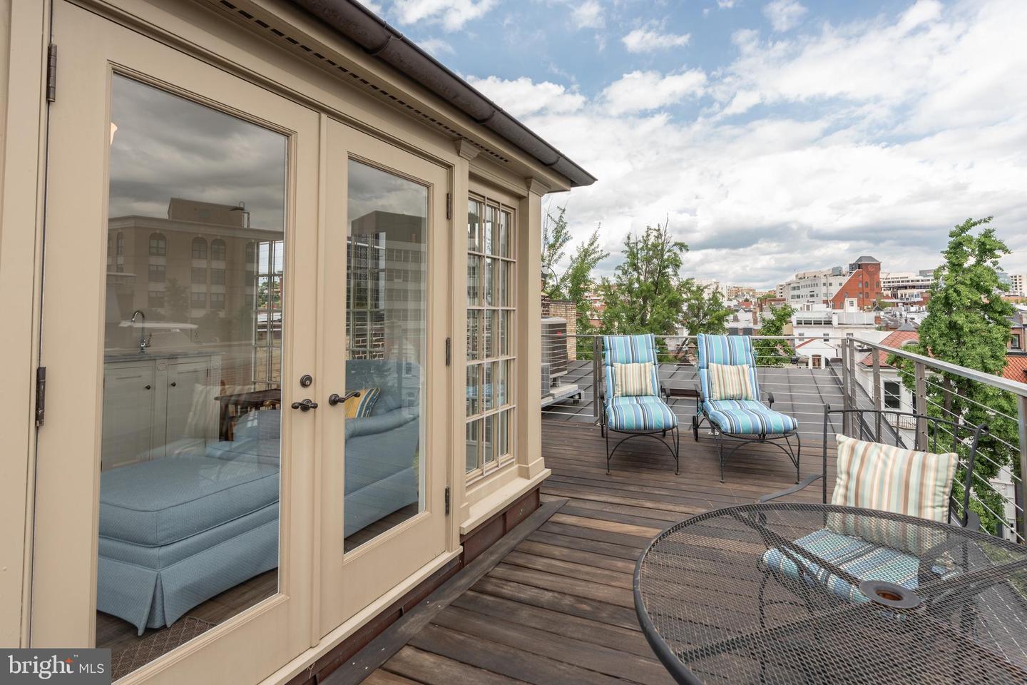 2028 HILLYER PL NW, WASHINGTON, District Of Columbia 20009, 4 Bedrooms Bedrooms, ,4 BathroomsBathrooms,Residential,For sale,2028 HILLYER PL NW,DCDC2205588 MLS # DCDC2205588