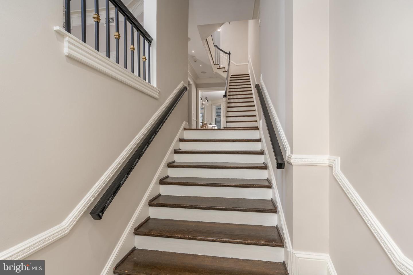 2028 HILLYER PL NW, WASHINGTON, District Of Columbia 20009, 4 Bedrooms Bedrooms, ,4 BathroomsBathrooms,Residential,For sale,2028 HILLYER PL NW,DCDC2205588 MLS # DCDC2205588