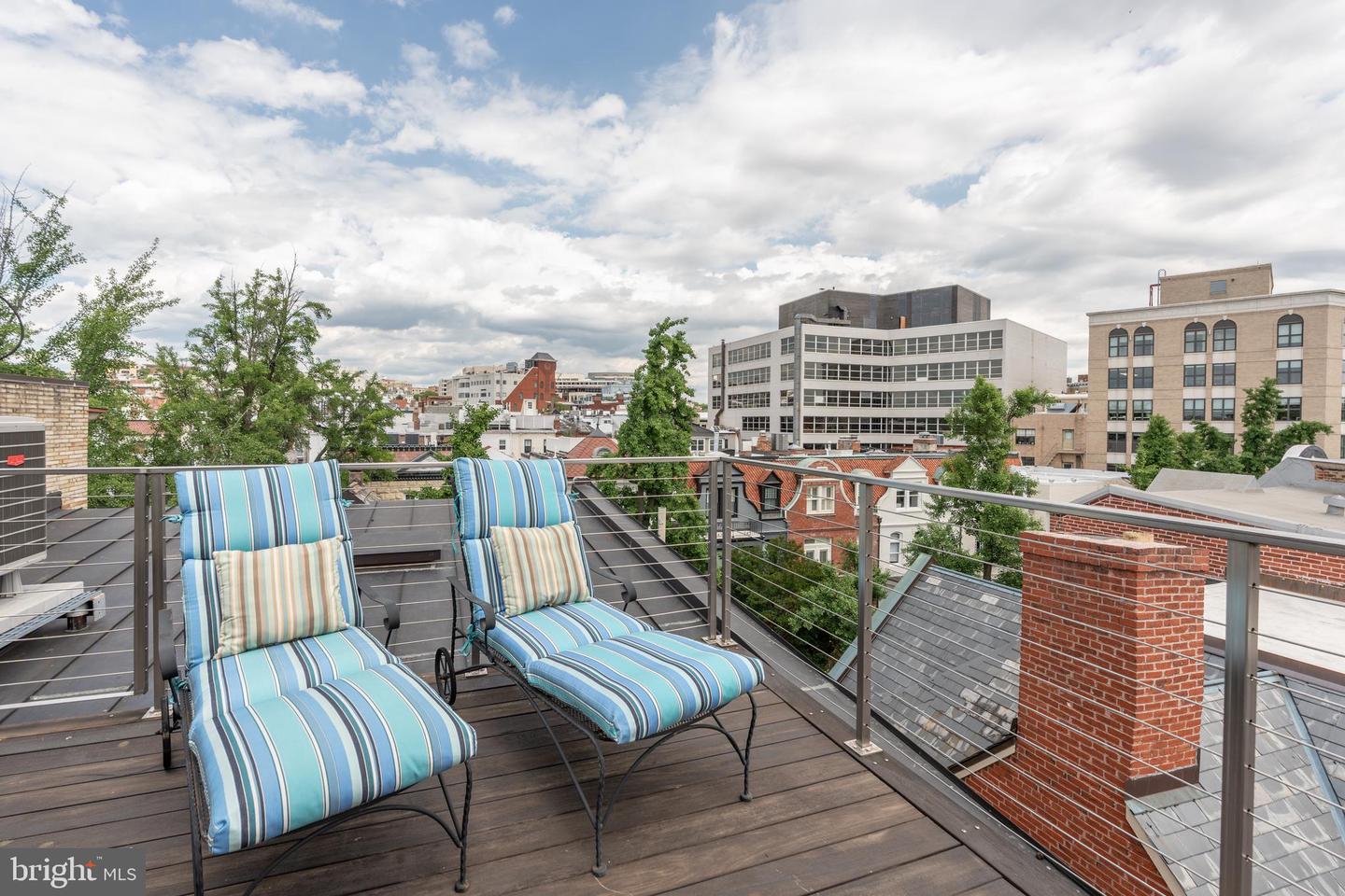 2028 HILLYER PL NW, WASHINGTON, District Of Columbia 20009, 4 Bedrooms Bedrooms, ,4 BathroomsBathrooms,Residential,For sale,2028 HILLYER PL NW,DCDC2205588 MLS # DCDC2205588