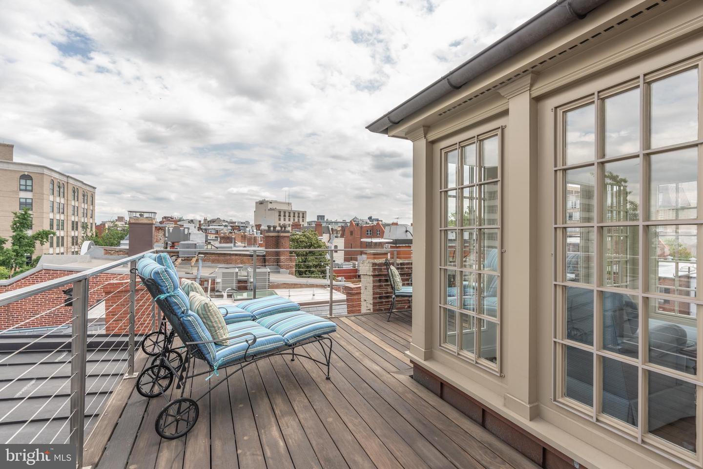 2028 HILLYER PL NW, WASHINGTON, District Of Columbia 20009, 4 Bedrooms Bedrooms, ,4 BathroomsBathrooms,Residential,For sale,2028 HILLYER PL NW,DCDC2205588 MLS # DCDC2205588