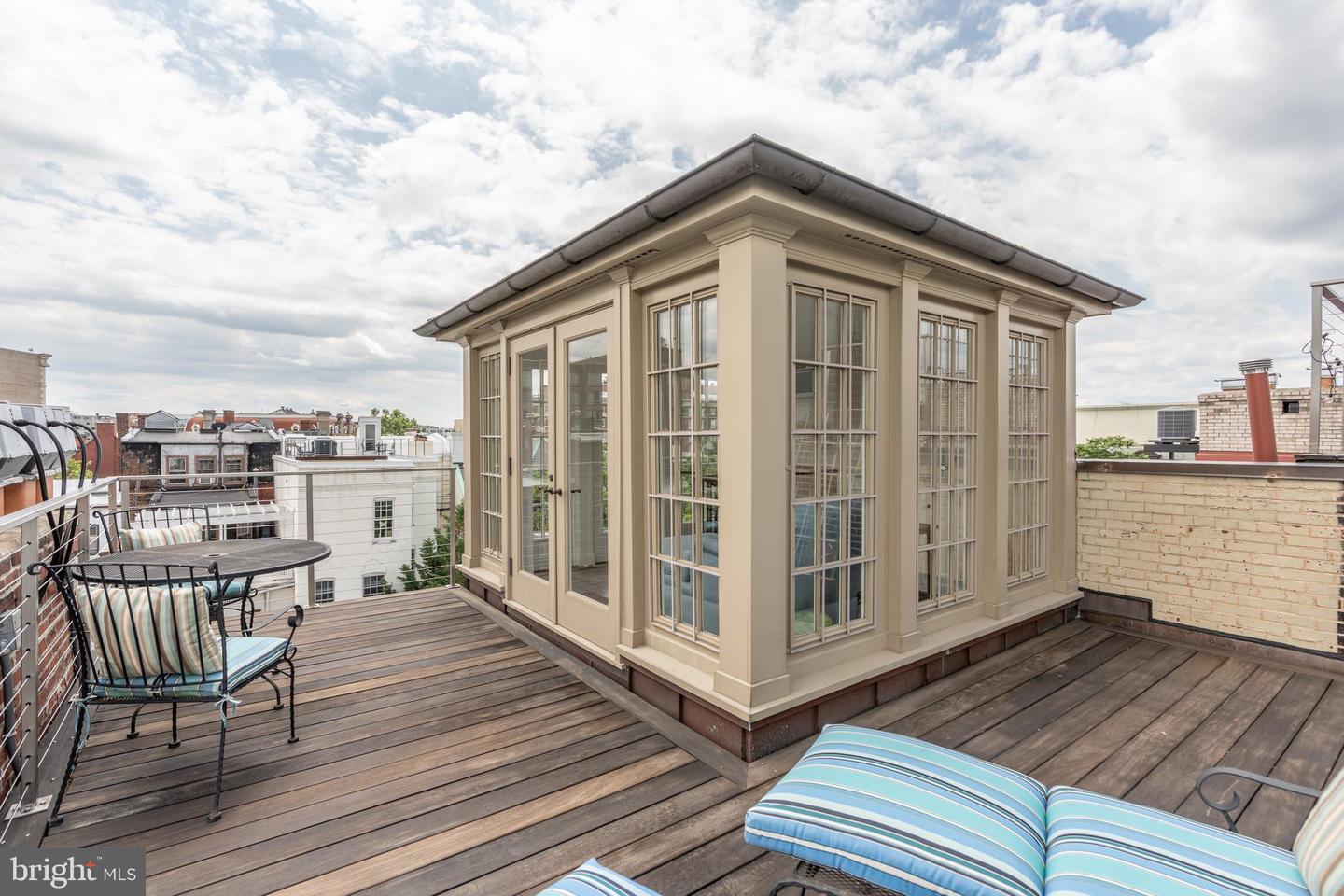 2028 HILLYER PL NW, WASHINGTON, District Of Columbia 20009, 4 Bedrooms Bedrooms, ,4 BathroomsBathrooms,Residential,For sale,2028 HILLYER PL NW,DCDC2205588 MLS # DCDC2205588