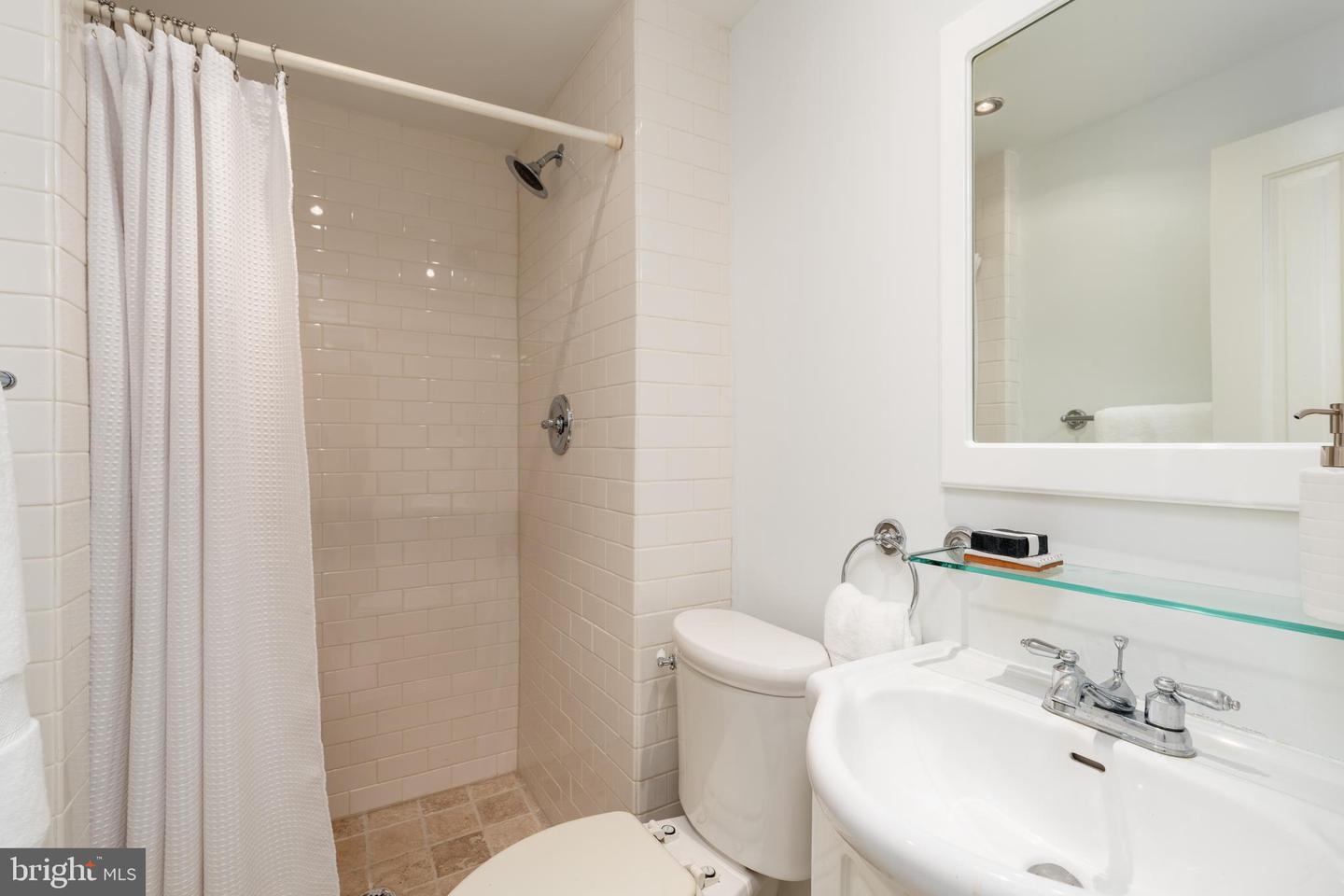 2028 HILLYER PL NW, WASHINGTON, District Of Columbia 20009, 4 Bedrooms Bedrooms, ,4 BathroomsBathrooms,Residential,For sale,2028 HILLYER PL NW,DCDC2205588 MLS # DCDC2205588