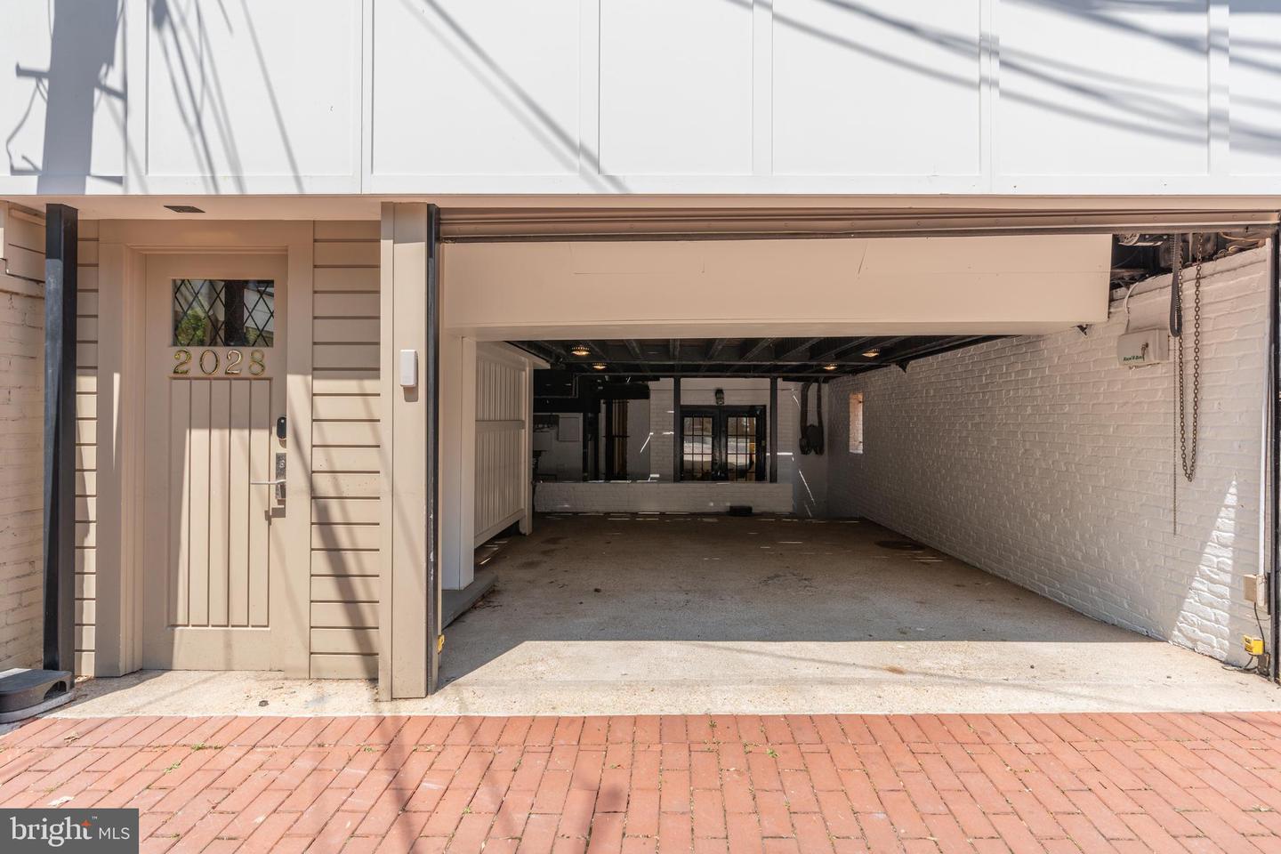 2028 HILLYER PL NW, WASHINGTON, District Of Columbia 20009, 4 Bedrooms Bedrooms, ,4 BathroomsBathrooms,Residential,For sale,2028 HILLYER PL NW,DCDC2205588 MLS # DCDC2205588