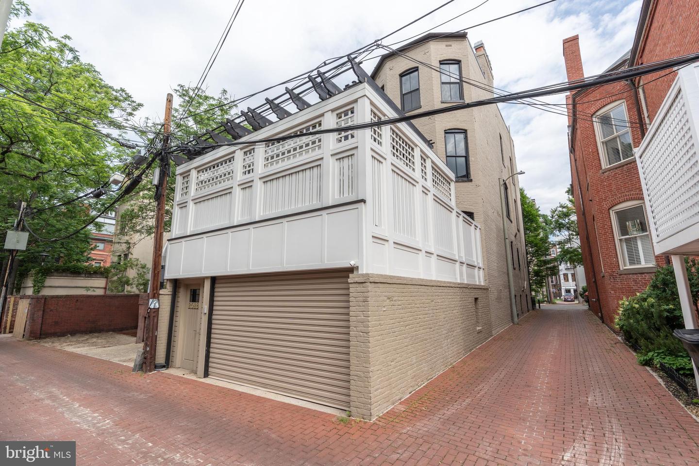 2028 HILLYER PL NW, WASHINGTON, District Of Columbia 20009, 4 Bedrooms Bedrooms, ,4 BathroomsBathrooms,Residential,For sale,2028 HILLYER PL NW,DCDC2205588 MLS # DCDC2205588