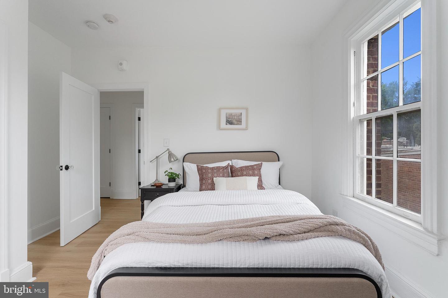 2527 Q ST NW #202, WASHINGTON, District Of Columbia 20007, 2 Bedrooms Bedrooms, ,1 BathroomBathrooms,Residential,For sale,2527 Q ST NW #202,DCDC2205590 MLS # DCDC2205590