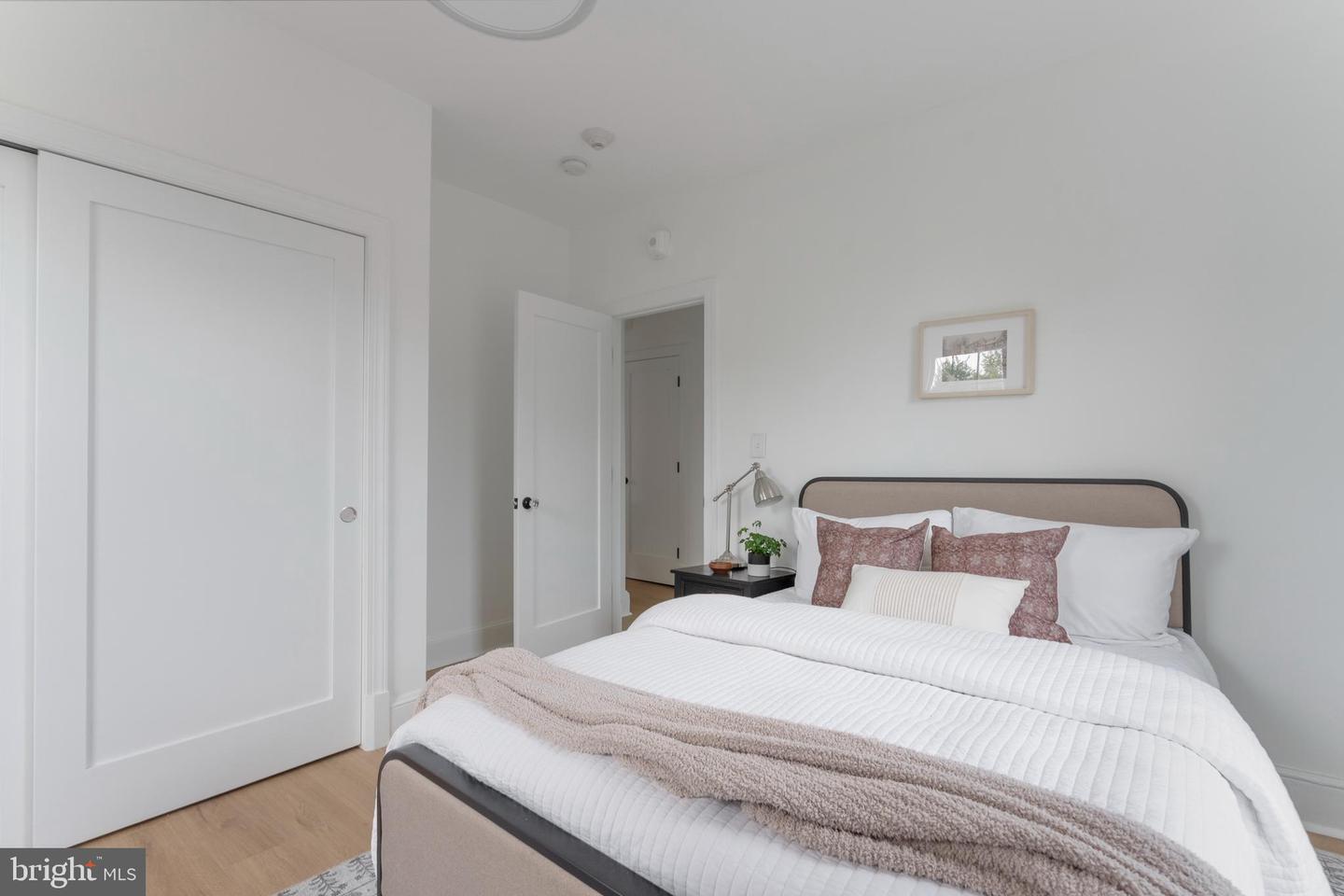 2527 Q ST NW #202, WASHINGTON, District Of Columbia 20007, 2 Bedrooms Bedrooms, ,1 BathroomBathrooms,Residential,For sale,2527 Q ST NW #202,DCDC2205590 MLS # DCDC2205590