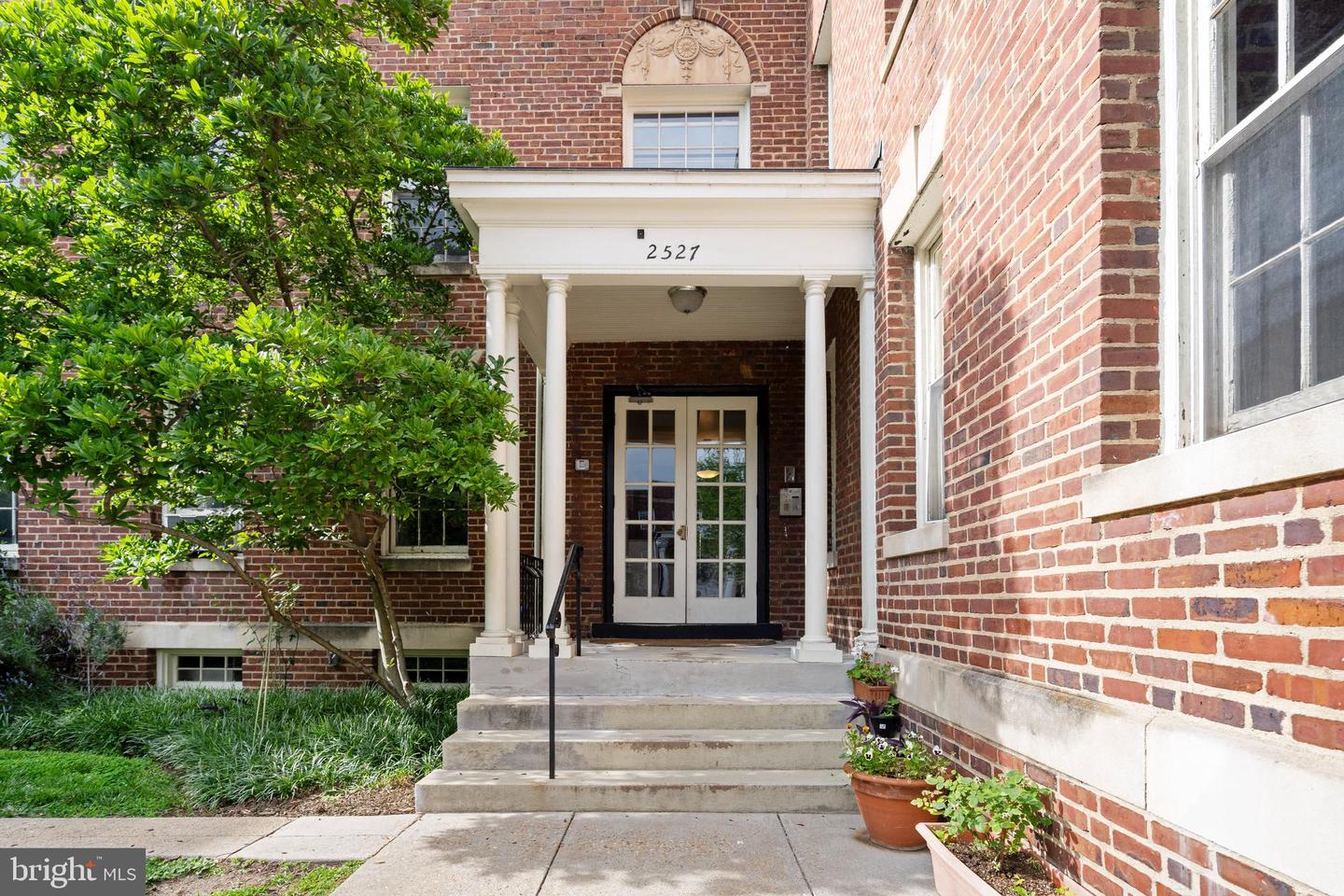 2527 Q ST NW #202, WASHINGTON, District Of Columbia 20007, 2 Bedrooms Bedrooms, ,1 BathroomBathrooms,Residential,For sale,2527 Q ST NW #202,DCDC2205590 MLS # DCDC2205590