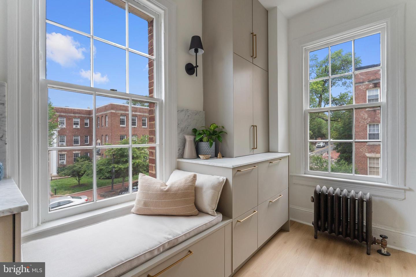2527 Q ST NW #202, WASHINGTON, District Of Columbia 20007, 2 Bedrooms Bedrooms, ,1 BathroomBathrooms,Residential,For sale,2527 Q ST NW #202,DCDC2205590 MLS # DCDC2205590