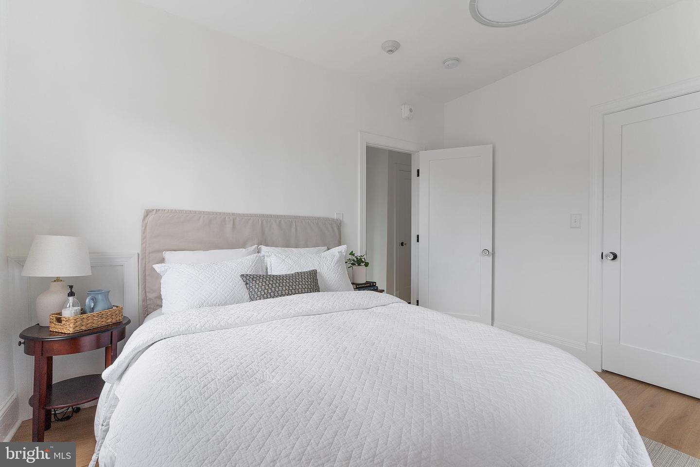 2527 Q ST NW #202, WASHINGTON, District Of Columbia 20007, 2 Bedrooms Bedrooms, ,1 BathroomBathrooms,Residential,For sale,2527 Q ST NW #202,DCDC2205590 MLS # DCDC2205590