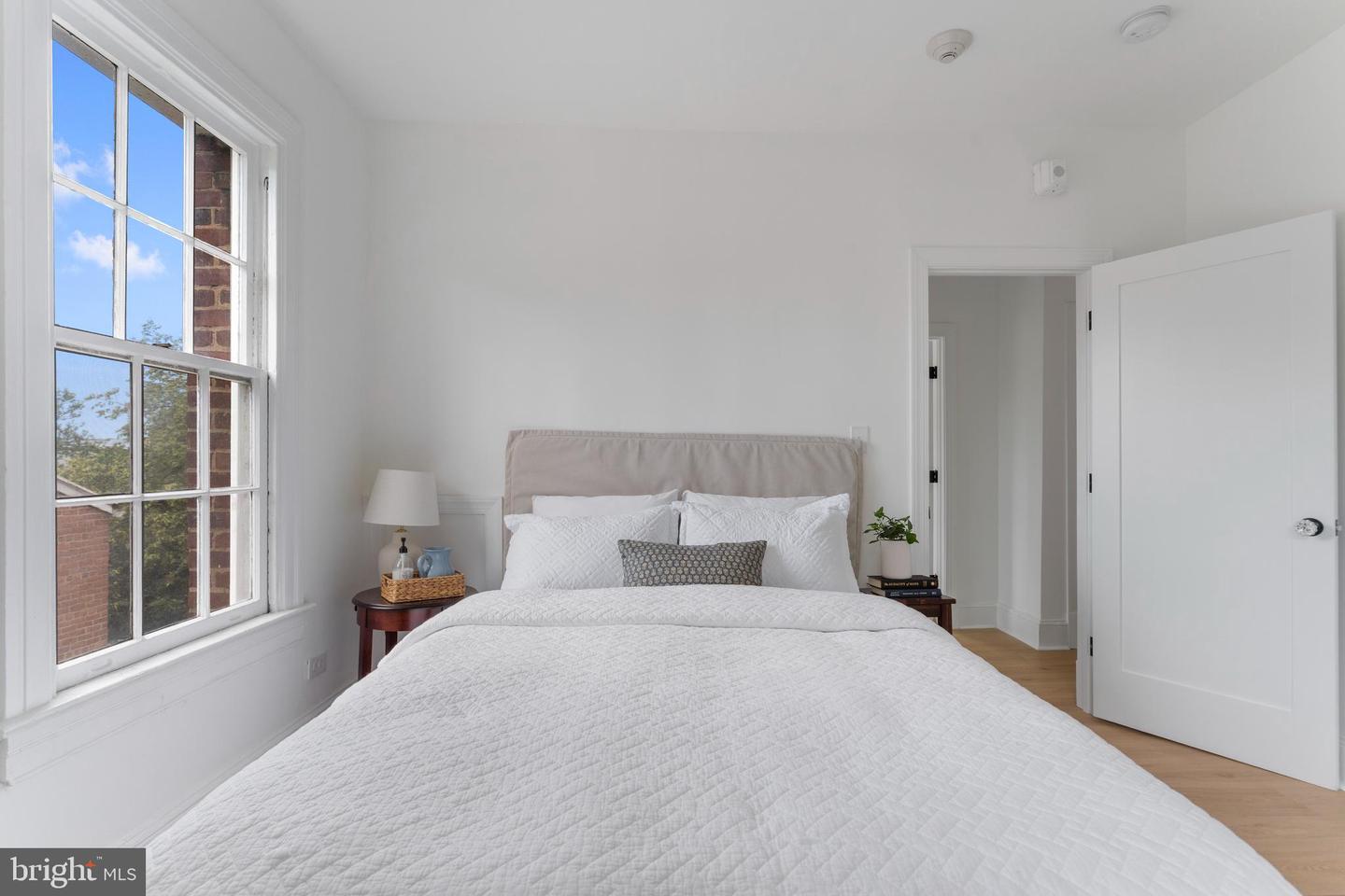 2527 Q ST NW #202, WASHINGTON, District Of Columbia 20007, 2 Bedrooms Bedrooms, ,1 BathroomBathrooms,Residential,For sale,2527 Q ST NW #202,DCDC2205590 MLS # DCDC2205590