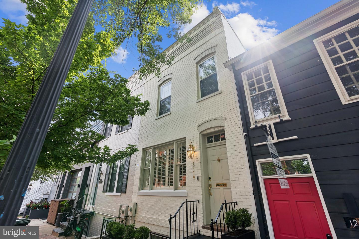 1218 28TH ST NW, WASHINGTON, District Of Columbia 20007, 3 Bedrooms Bedrooms, ,3 BathroomsBathrooms,Residential,For sale,1218 28TH ST NW,DCDC2205598 MLS # DCDC2205598