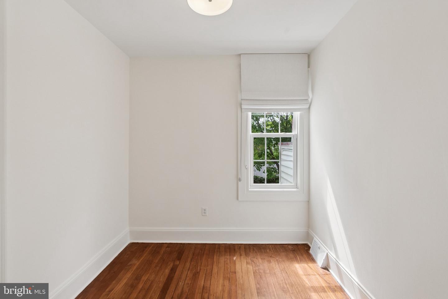 1218 28TH ST NW, WASHINGTON, District Of Columbia 20007, 3 Bedrooms Bedrooms, ,3 BathroomsBathrooms,Residential,For sale,1218 28TH ST NW,DCDC2205598 MLS # DCDC2205598