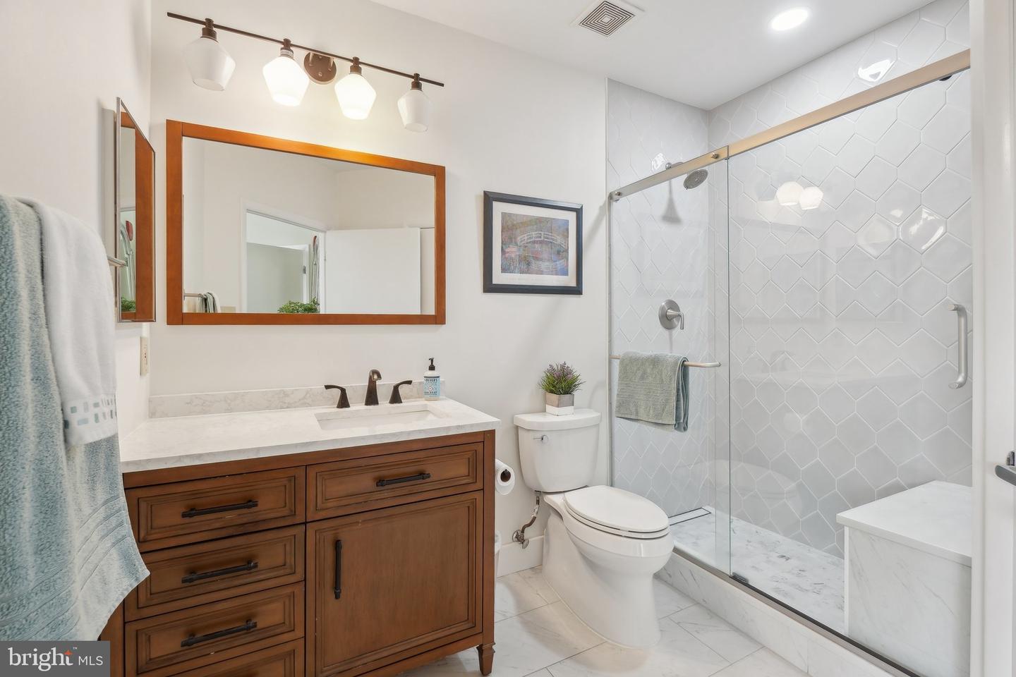 1300 N ST NW #201, WASHINGTON, District Of Columbia 20005, 2 Bedrooms Bedrooms, ,2 BathroomsBathrooms,Residential,For sale,1300 N ST NW #201,DCDC2205632 MLS # DCDC2205632