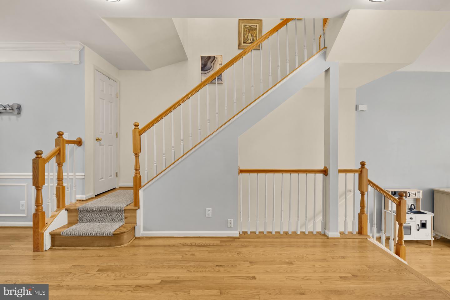 6337 BURGUNDY LEAF LN, ALEXANDRIA, Virginia 22312, 4 Bedrooms Bedrooms, ,3 BathroomsBathrooms,Residential,For sale,6337 BURGUNDY LEAF LN,VAFX2247350 MLS # VAFX2247350