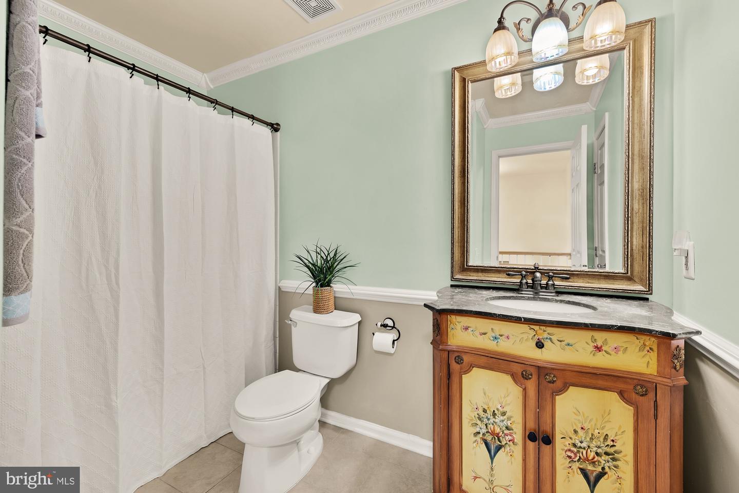 6337 BURGUNDY LEAF LN, ALEXANDRIA, Virginia 22312, 4 Bedrooms Bedrooms, ,3 BathroomsBathrooms,Residential,For sale,6337 BURGUNDY LEAF LN,VAFX2247350 MLS # VAFX2247350