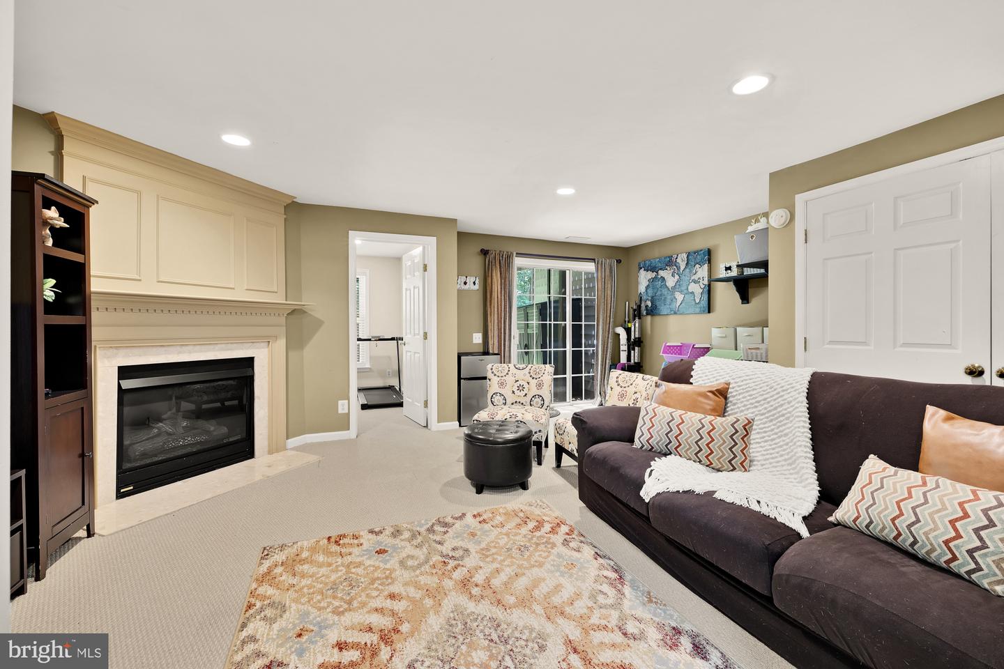 6337 BURGUNDY LEAF LN, ALEXANDRIA, Virginia 22312, 4 Bedrooms Bedrooms, ,3 BathroomsBathrooms,Residential,For sale,6337 BURGUNDY LEAF LN,VAFX2247350 MLS # VAFX2247350
