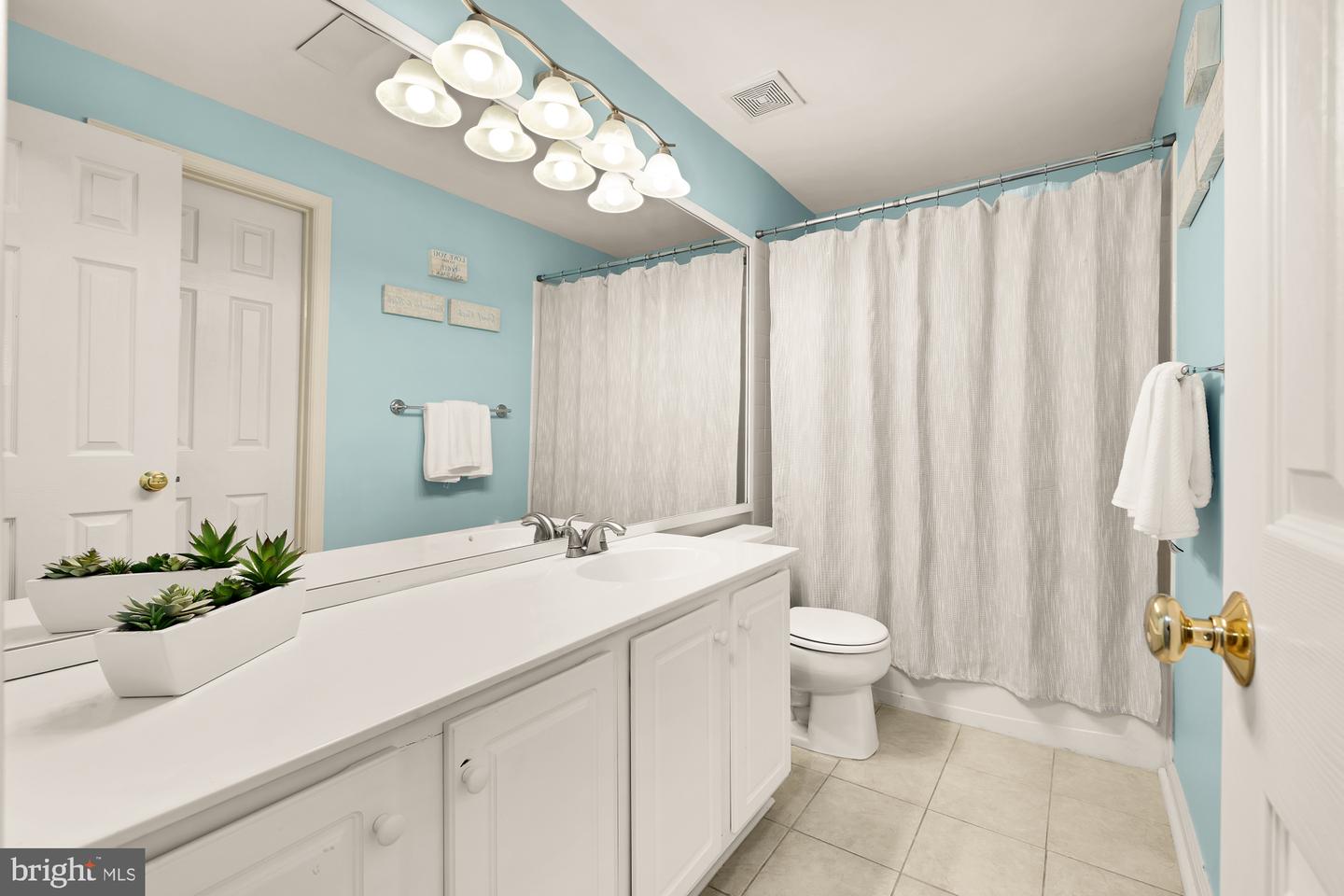 6337 BURGUNDY LEAF LN, ALEXANDRIA, Virginia 22312, 4 Bedrooms Bedrooms, ,3 BathroomsBathrooms,Residential,For sale,6337 BURGUNDY LEAF LN,VAFX2247350 MLS # VAFX2247350