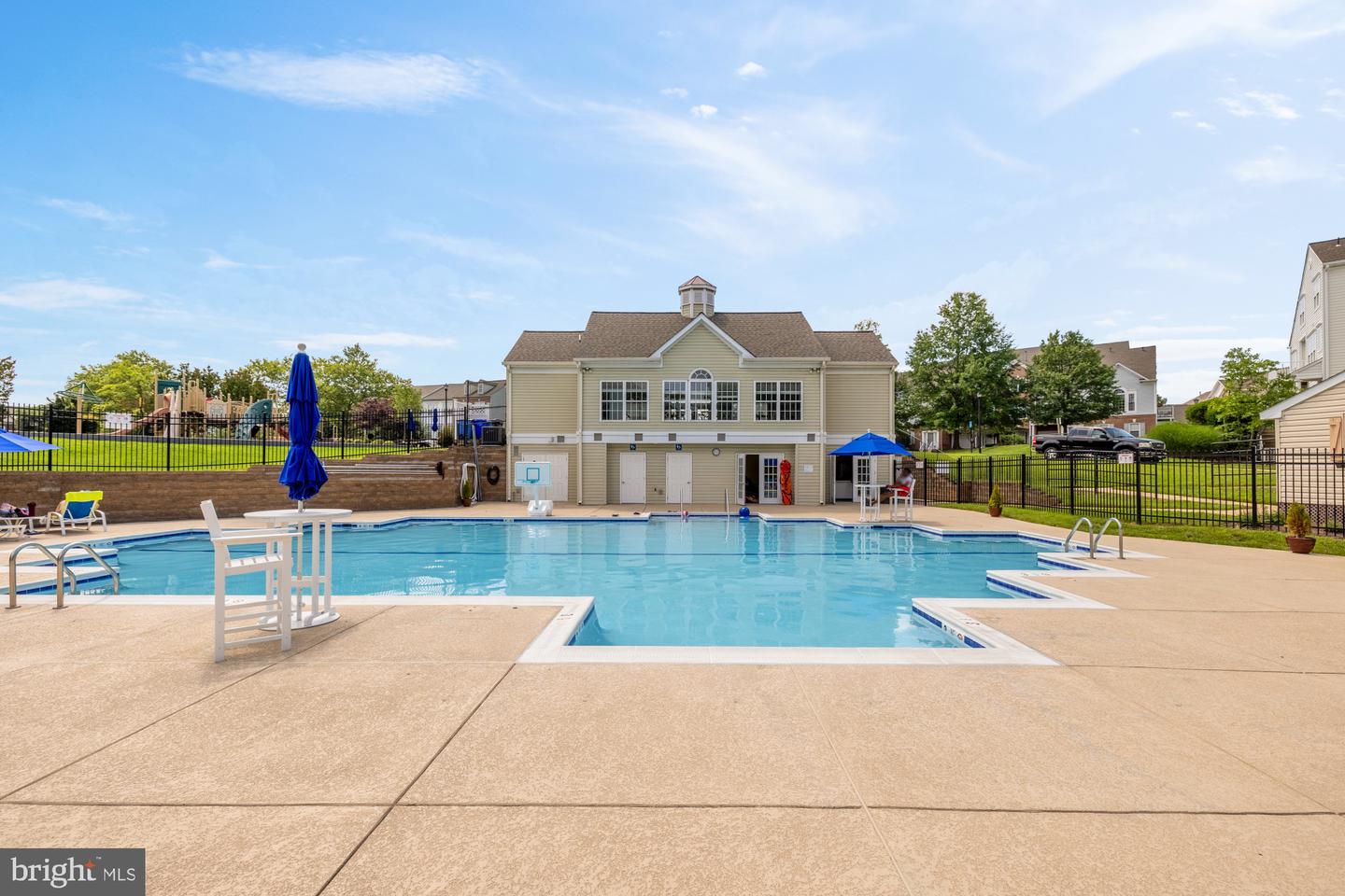 6337 BURGUNDY LEAF LN, ALEXANDRIA, Virginia 22312, 4 Bedrooms Bedrooms, ,3 BathroomsBathrooms,Residential,For sale,6337 BURGUNDY LEAF LN,VAFX2247350 MLS # VAFX2247350