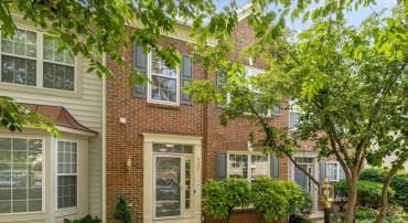 6337 BURGUNDY LEAF LN, ALEXANDRIA, Virginia 22312, 4 Bedrooms Bedrooms, ,3 BathroomsBathrooms,Residential,For sale,6337 BURGUNDY LEAF LN,VAFX2247350 MLS # VAFX2247350