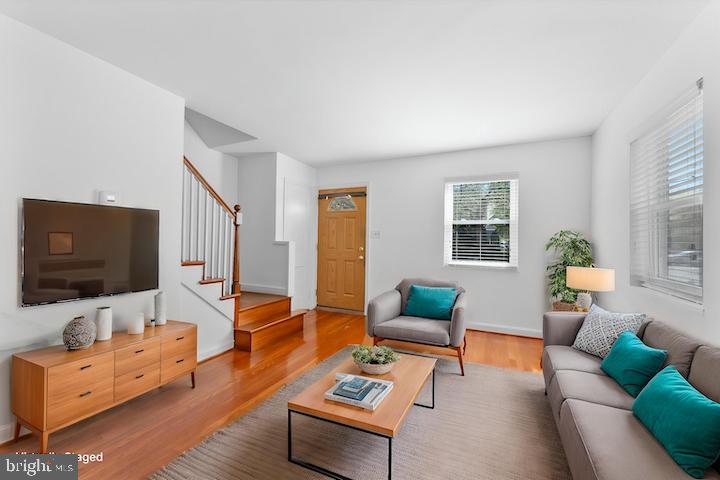 733 S FAYETTE ST, ALEXANDRIA, Virginia 22314, 3 Bedrooms Bedrooms, ,2 BathroomsBathrooms,Residential,For sale,733 S FAYETTE ST,VAAX2046498 MLS # VAAX2046498