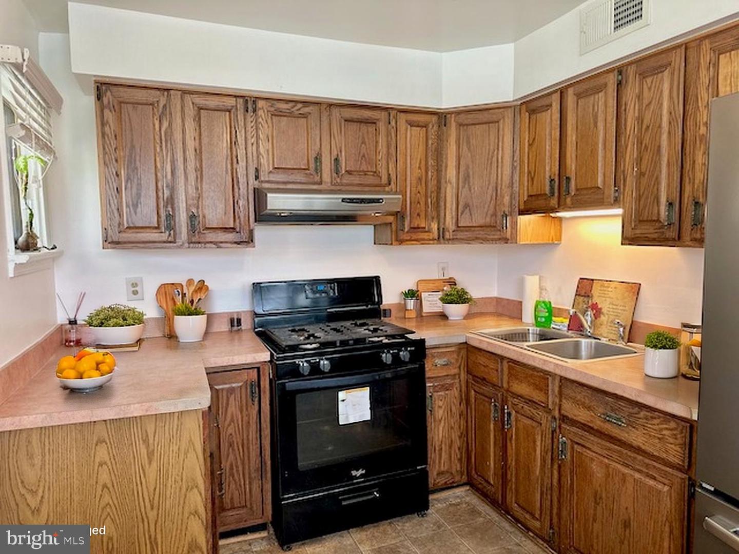 733 S FAYETTE ST, ALEXANDRIA, Virginia 22314, 3 Bedrooms Bedrooms, ,2 BathroomsBathrooms,Residential,For sale,733 S FAYETTE ST,VAAX2046498 MLS # VAAX2046498