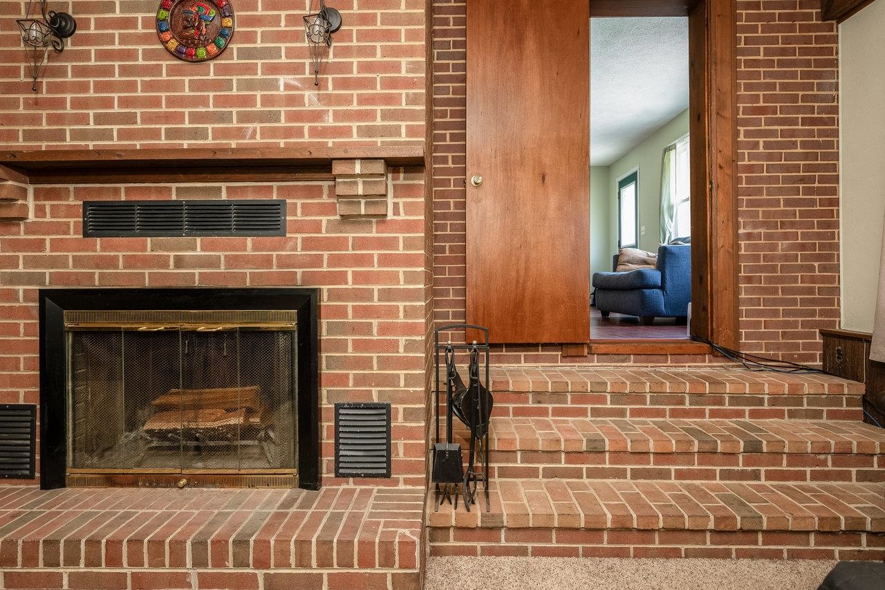 911 OLD WHITE HILL RD, STUARTS DRAFT, Virginia 24477, 2 Bedrooms Bedrooms, ,2 BathroomsBathrooms,Residential,911 OLD WHITE HILL RD,663745 MLS # 663745