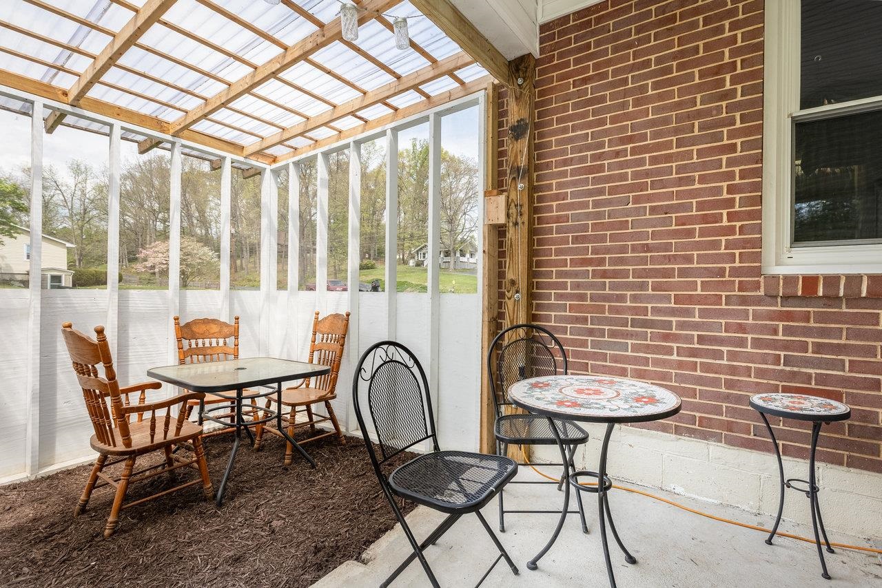 911 OLD WHITE HILL RD, STUARTS DRAFT, Virginia 24477, 2 Bedrooms Bedrooms, ,2 BathroomsBathrooms,Residential,911 OLD WHITE HILL RD,663745 MLS # 663745