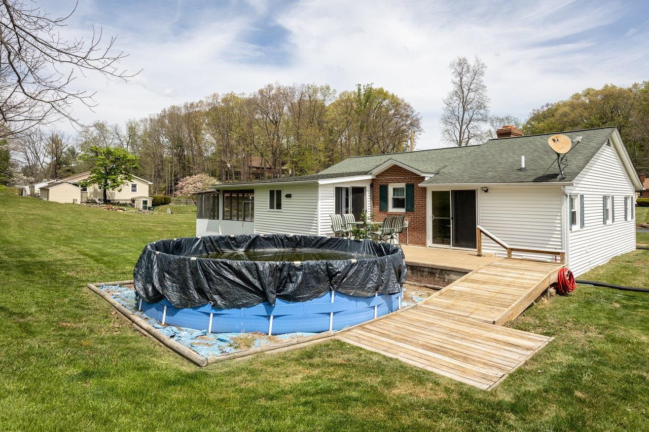 911 OLD WHITE HILL RD, STUARTS DRAFT, Virginia 24477, 2 Bedrooms Bedrooms, ,2 BathroomsBathrooms,Residential,911 OLD WHITE HILL RD,663745 MLS # 663745