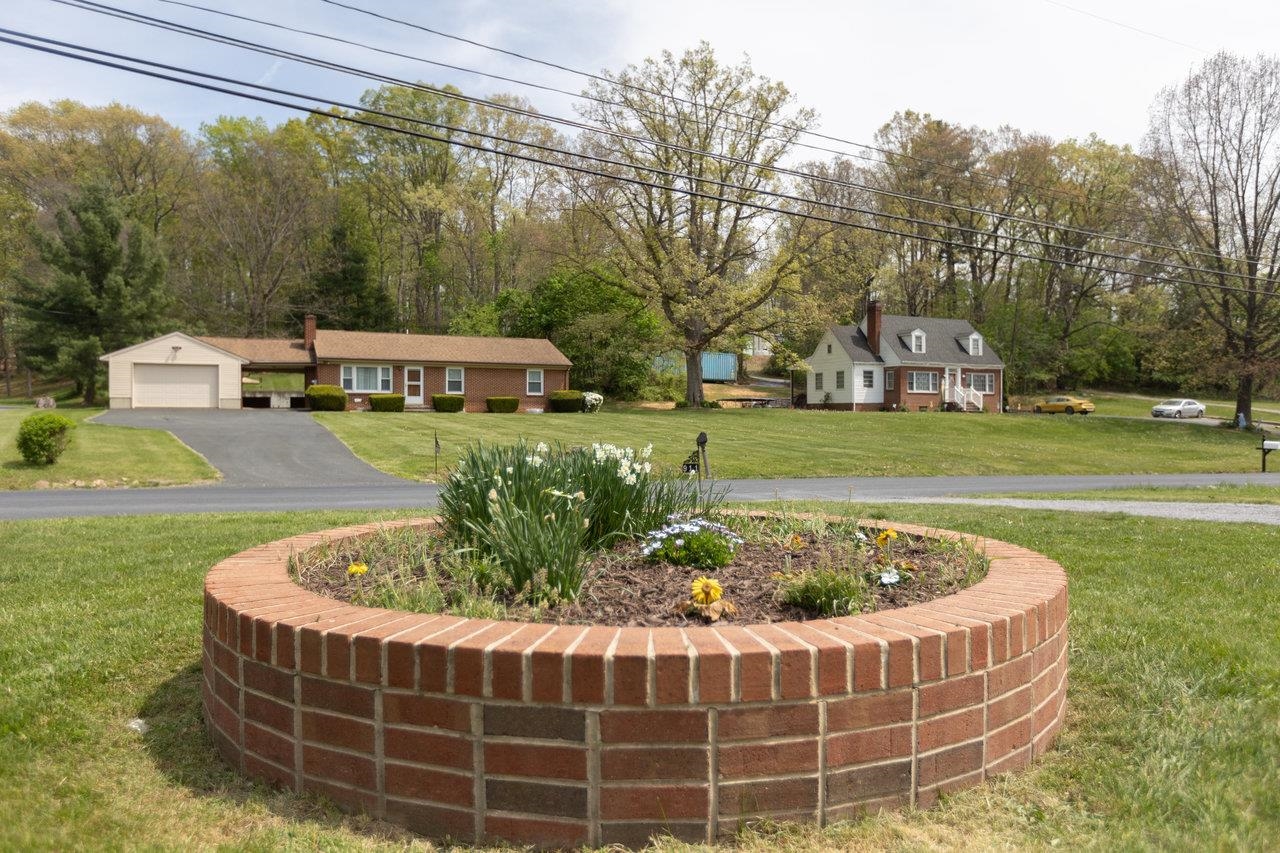 911 OLD WHITE HILL RD, STUARTS DRAFT, Virginia 24477, 2 Bedrooms Bedrooms, ,2 BathroomsBathrooms,Residential,911 OLD WHITE HILL RD,663745 MLS # 663745