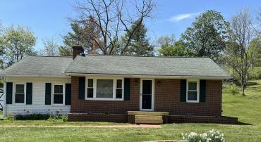 911 OLD WHITE HILL RD, STUARTS DRAFT, Virginia 24477, 2 Bedrooms Bedrooms, ,2 BathroomsBathrooms,Residential,911 OLD WHITE HILL RD,663745 MLS # 663745