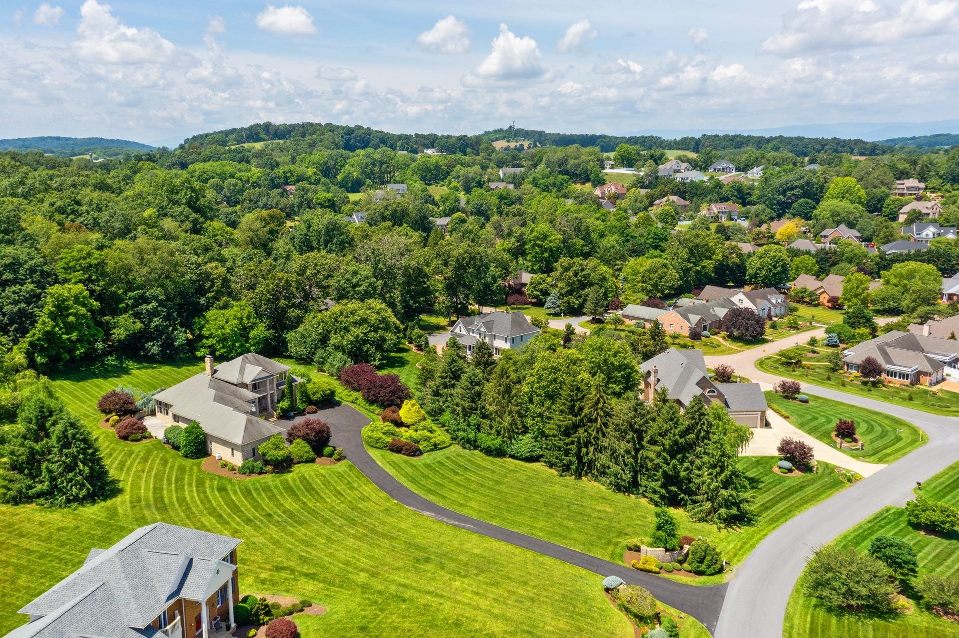 3417 LAKE POINTE DR, ROCKINGHAM, Virginia 22801, 5 Bedrooms Bedrooms, ,4 BathroomsBathrooms,Residential,3417 LAKE POINTE DR,665711 MLS # 665711