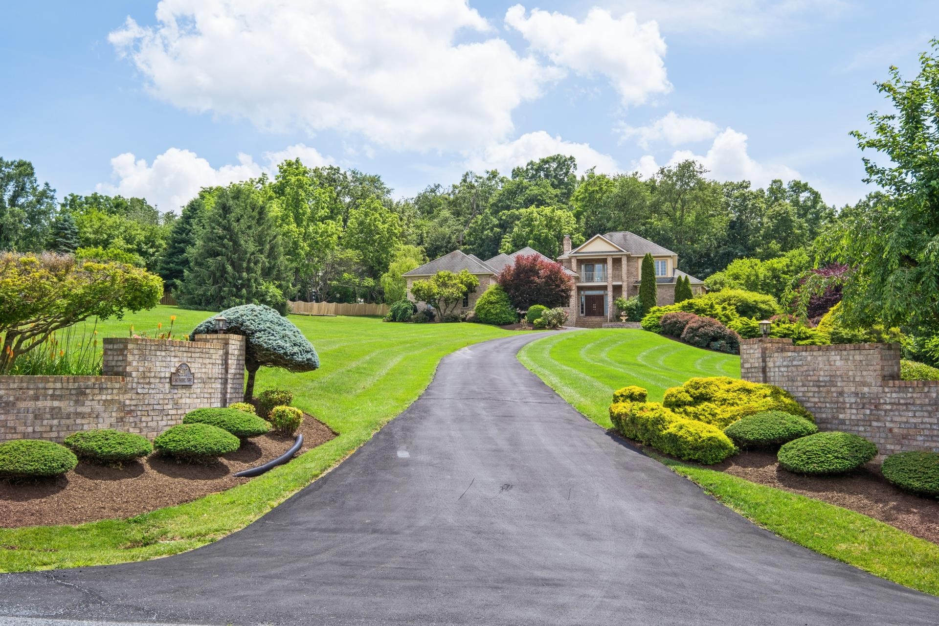 3417 LAKE POINTE DR, ROCKINGHAM, Virginia 22801, 5 Bedrooms Bedrooms, ,4 BathroomsBathrooms,Residential,3417 LAKE POINTE DR,665711 MLS # 665711