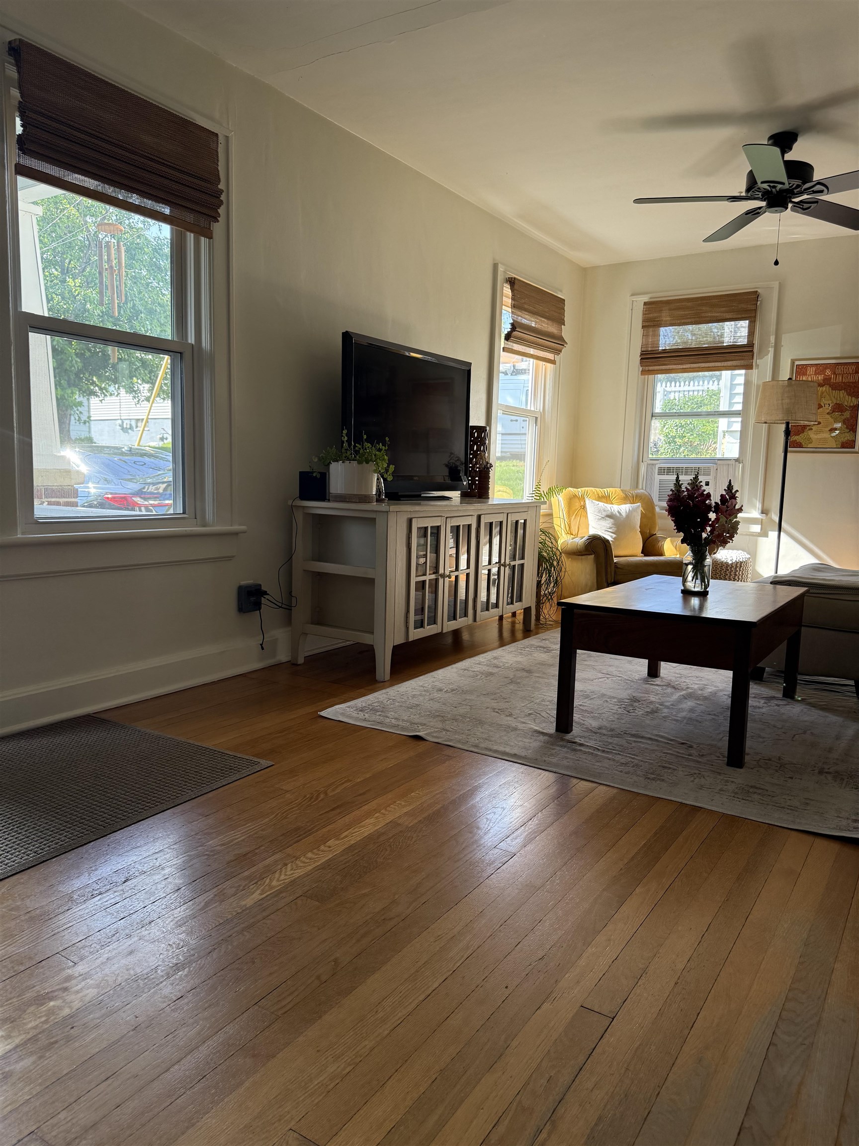 325 THOMPSON ST, STAUNTON, Virginia 24401, 3 Bedrooms Bedrooms, ,1 BathroomBathrooms,Residential,325 THOMPSON ST,665713 MLS # 665713