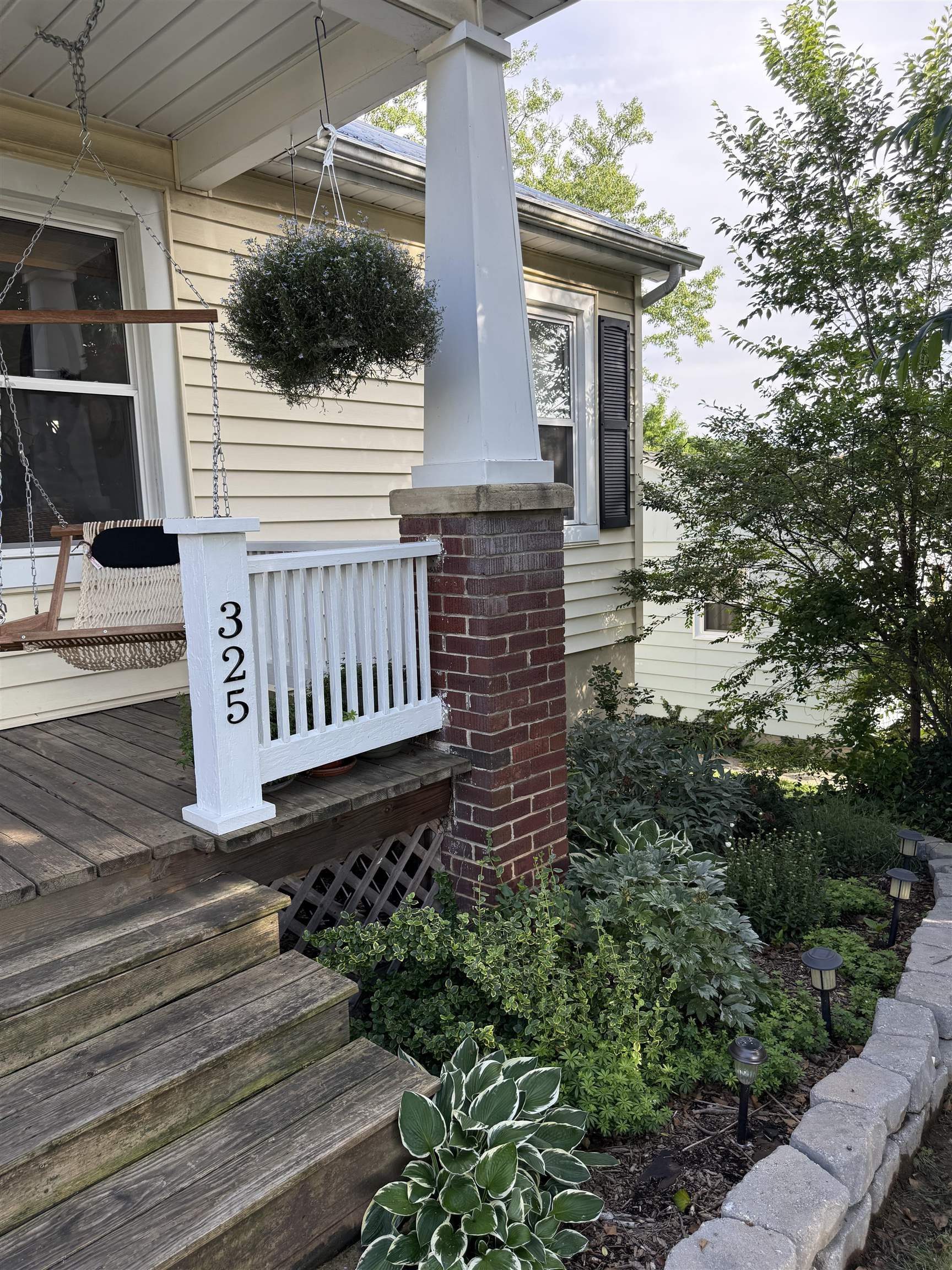 325 THOMPSON ST, STAUNTON, Virginia 24401, 3 Bedrooms Bedrooms, ,1 BathroomBathrooms,Residential,325 THOMPSON ST,665713 MLS # 665713