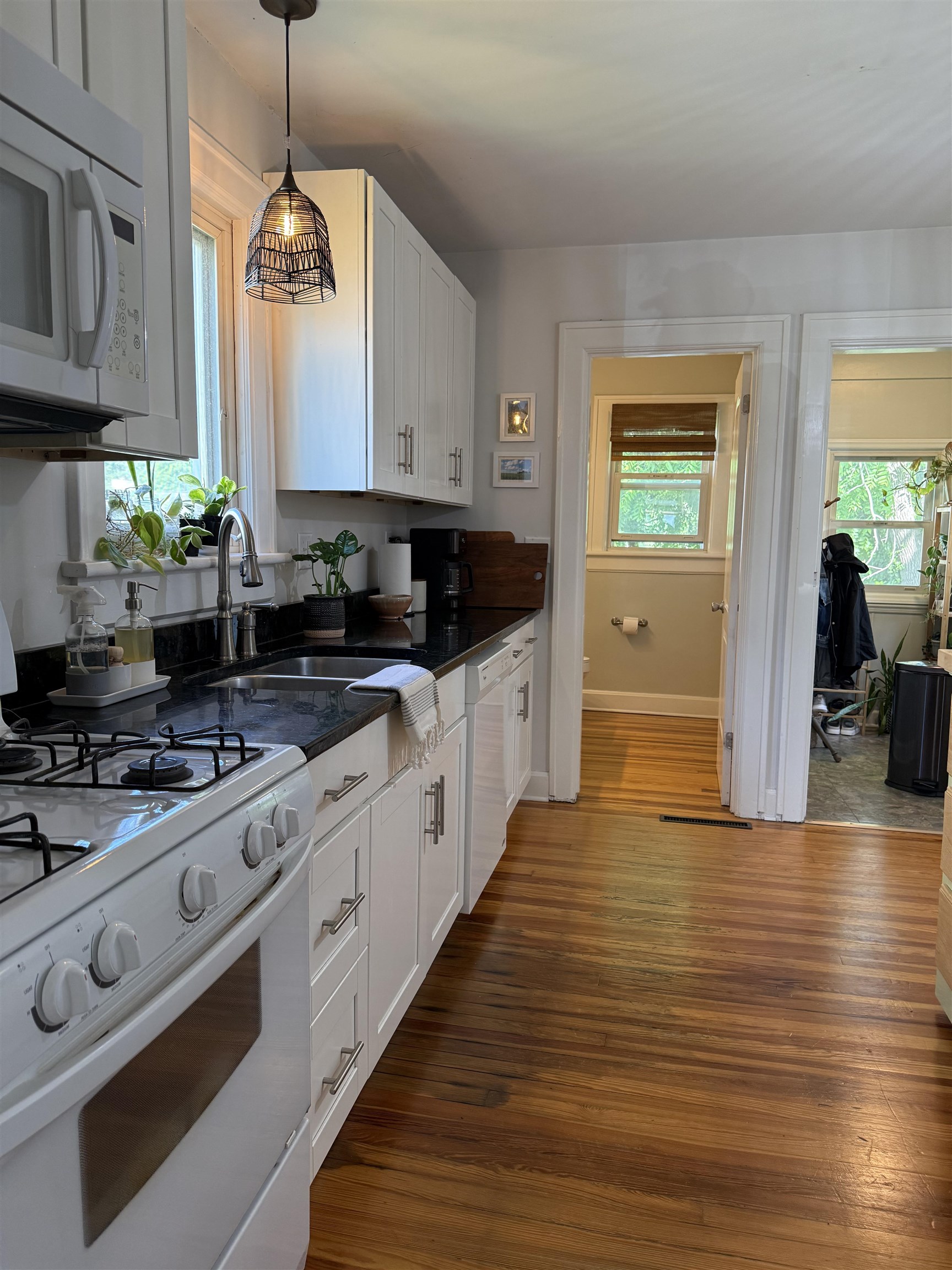 325 THOMPSON ST, STAUNTON, Virginia 24401, 3 Bedrooms Bedrooms, ,1 BathroomBathrooms,Residential,325 THOMPSON ST,665713 MLS # 665713