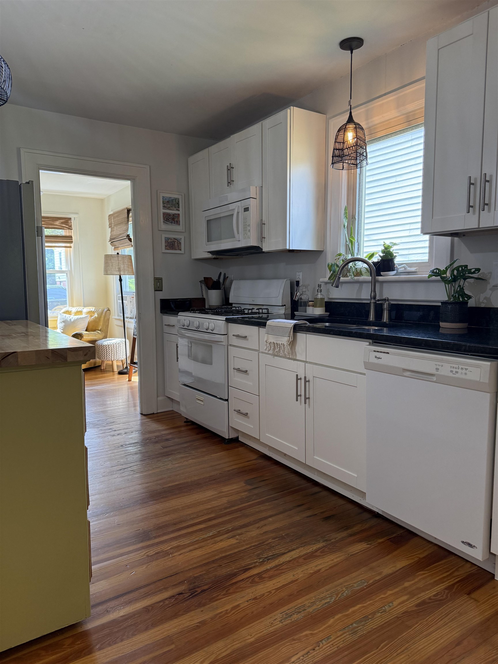 325 THOMPSON ST, STAUNTON, Virginia 24401, 3 Bedrooms Bedrooms, ,1 BathroomBathrooms,Residential,325 THOMPSON ST,665713 MLS # 665713