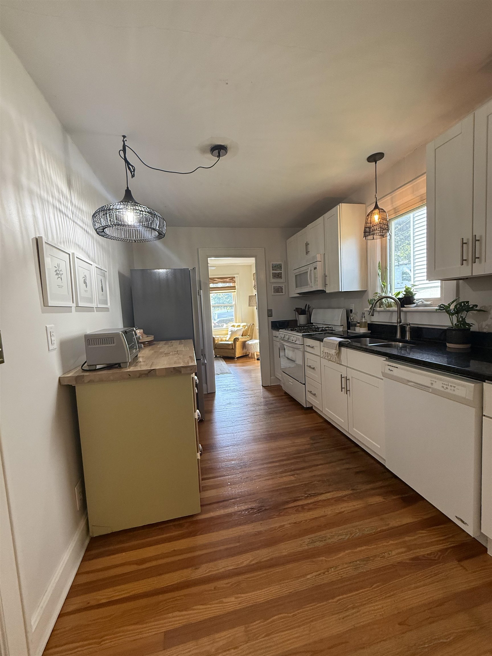 325 THOMPSON ST, STAUNTON, Virginia 24401, 3 Bedrooms Bedrooms, ,1 BathroomBathrooms,Residential,325 THOMPSON ST,665713 MLS # 665713