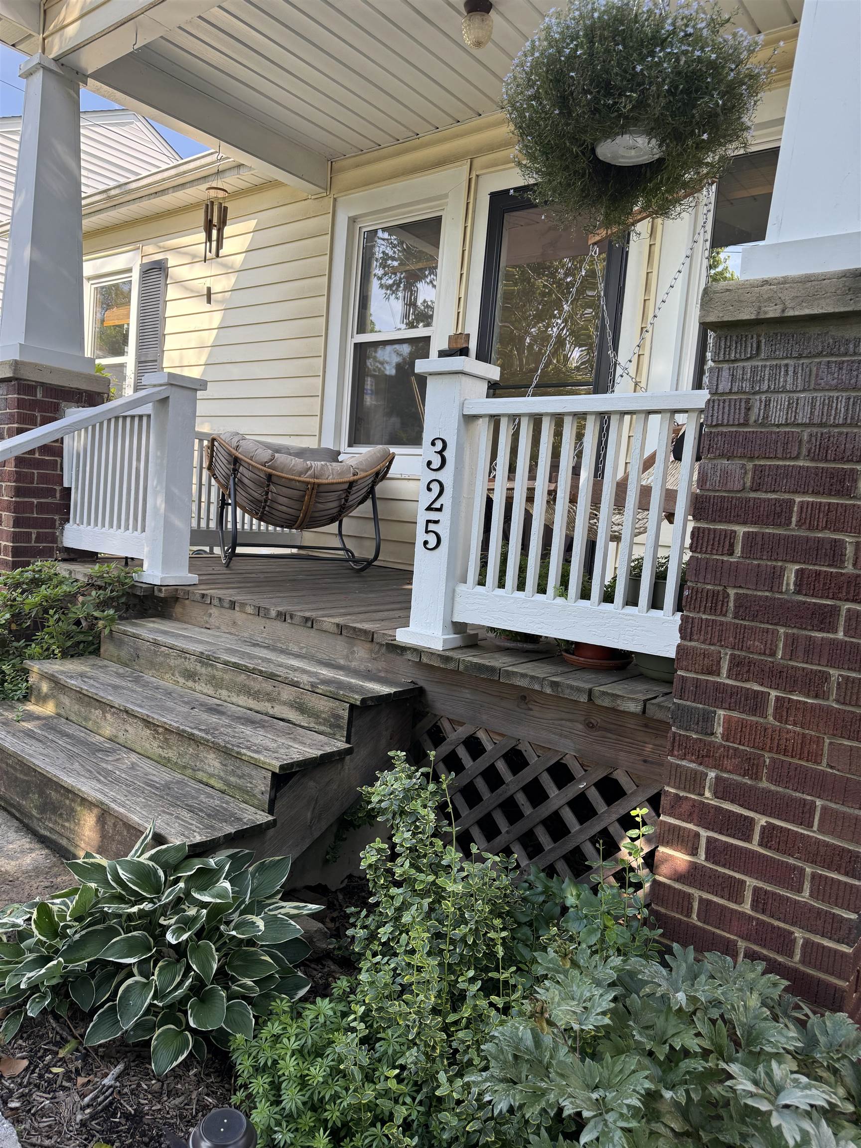 325 THOMPSON ST, STAUNTON, Virginia 24401, 3 Bedrooms Bedrooms, ,1 BathroomBathrooms,Residential,325 THOMPSON ST,665713 MLS # 665713