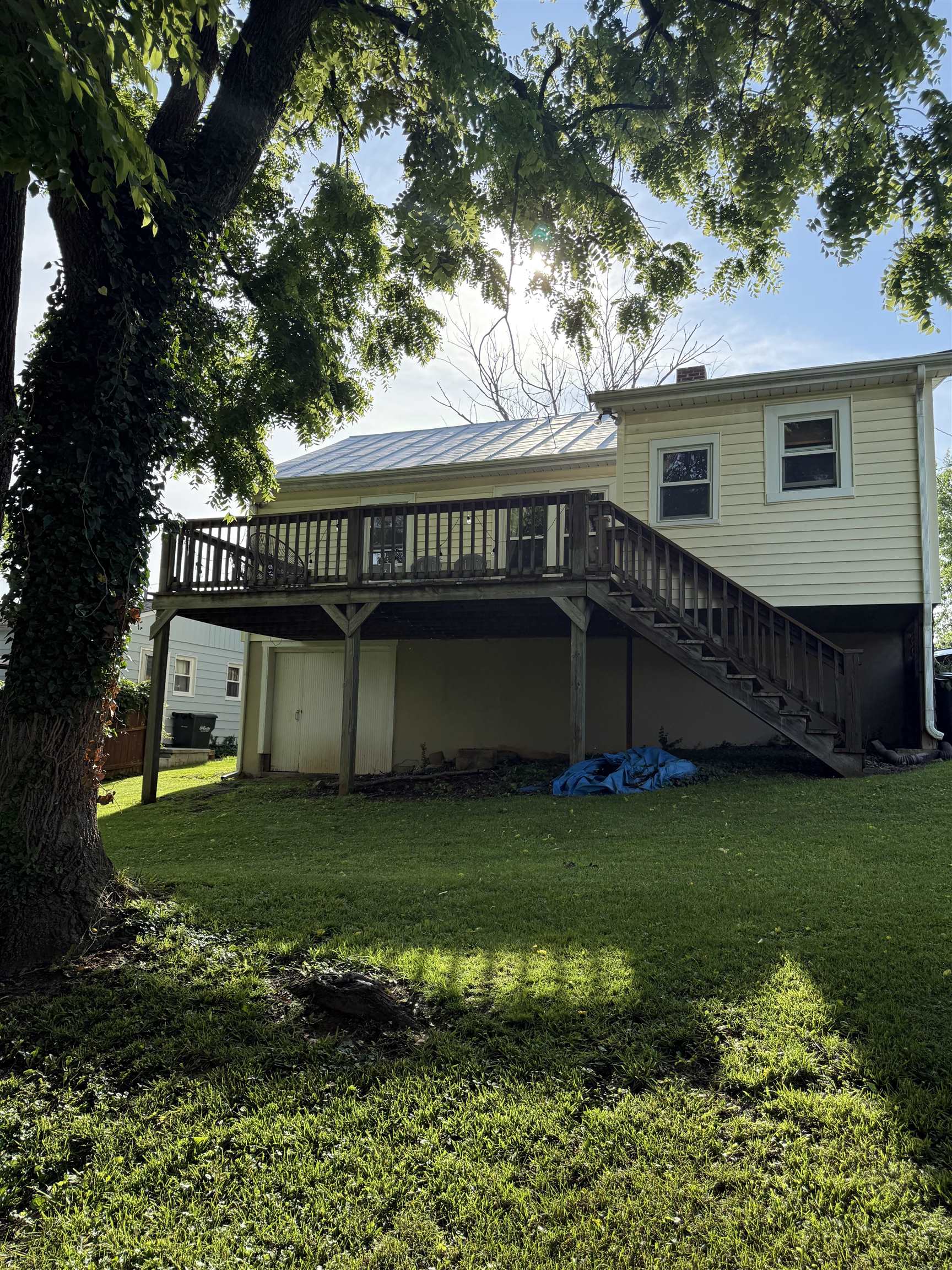 325 THOMPSON ST, STAUNTON, Virginia 24401, 3 Bedrooms Bedrooms, ,1 BathroomBathrooms,Residential,325 THOMPSON ST,665713 MLS # 665713