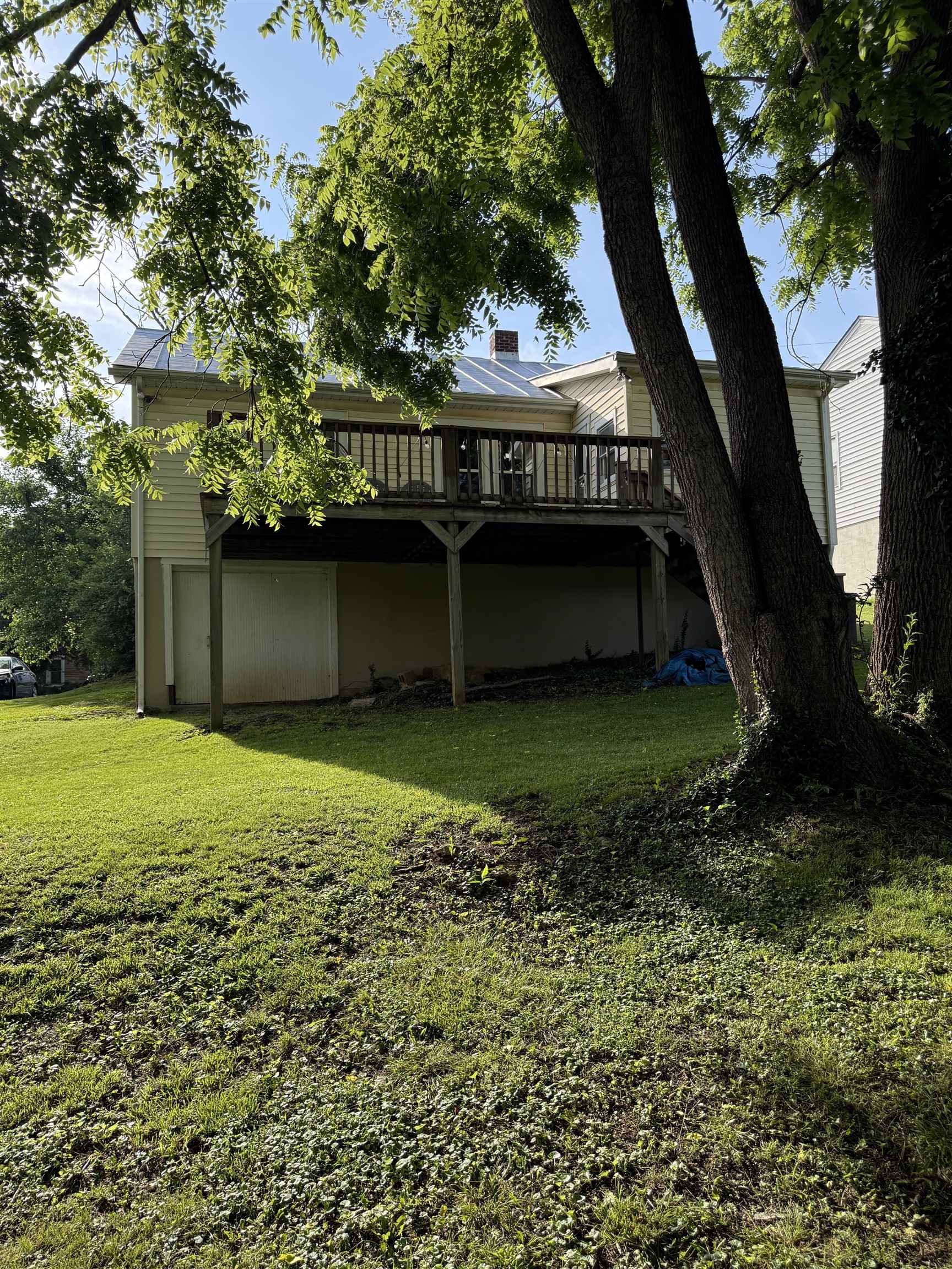 325 THOMPSON ST, STAUNTON, Virginia 24401, 3 Bedrooms Bedrooms, ,1 BathroomBathrooms,Residential,325 THOMPSON ST,665713 MLS # 665713