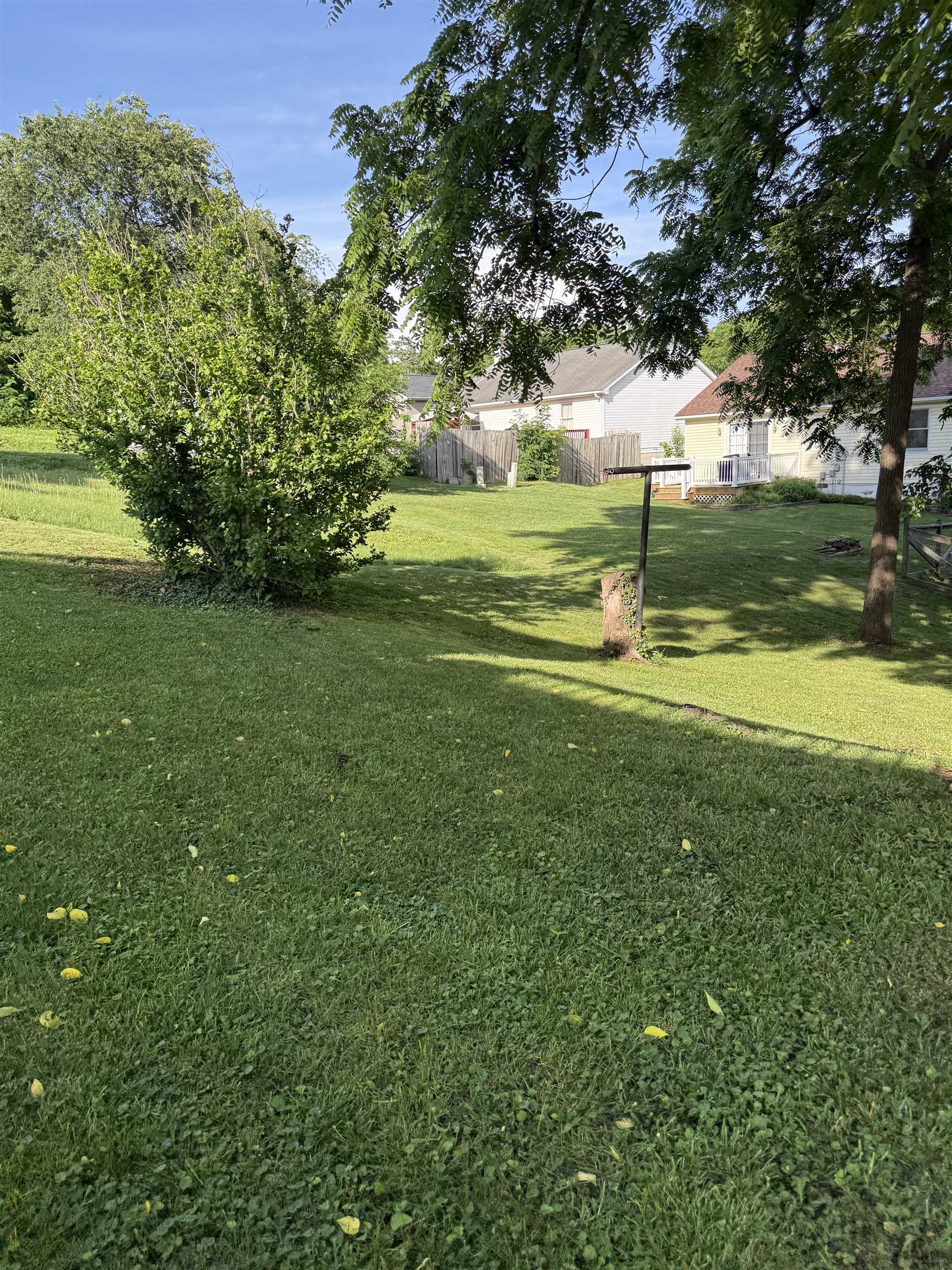 325 THOMPSON ST, STAUNTON, Virginia 24401, 3 Bedrooms Bedrooms, ,1 BathroomBathrooms,Residential,325 THOMPSON ST,665713 MLS # 665713